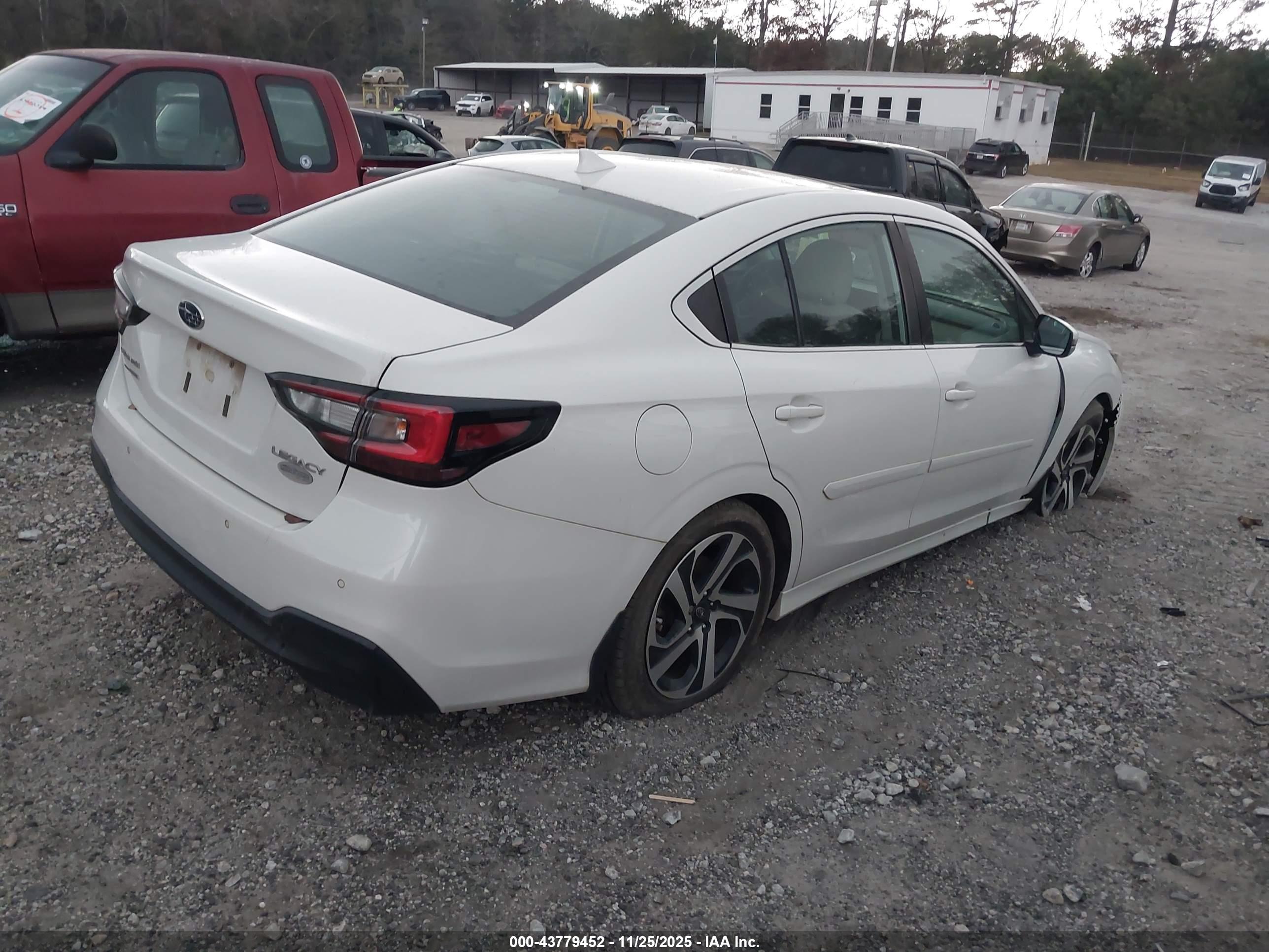 SUBARU LEGACY image 4