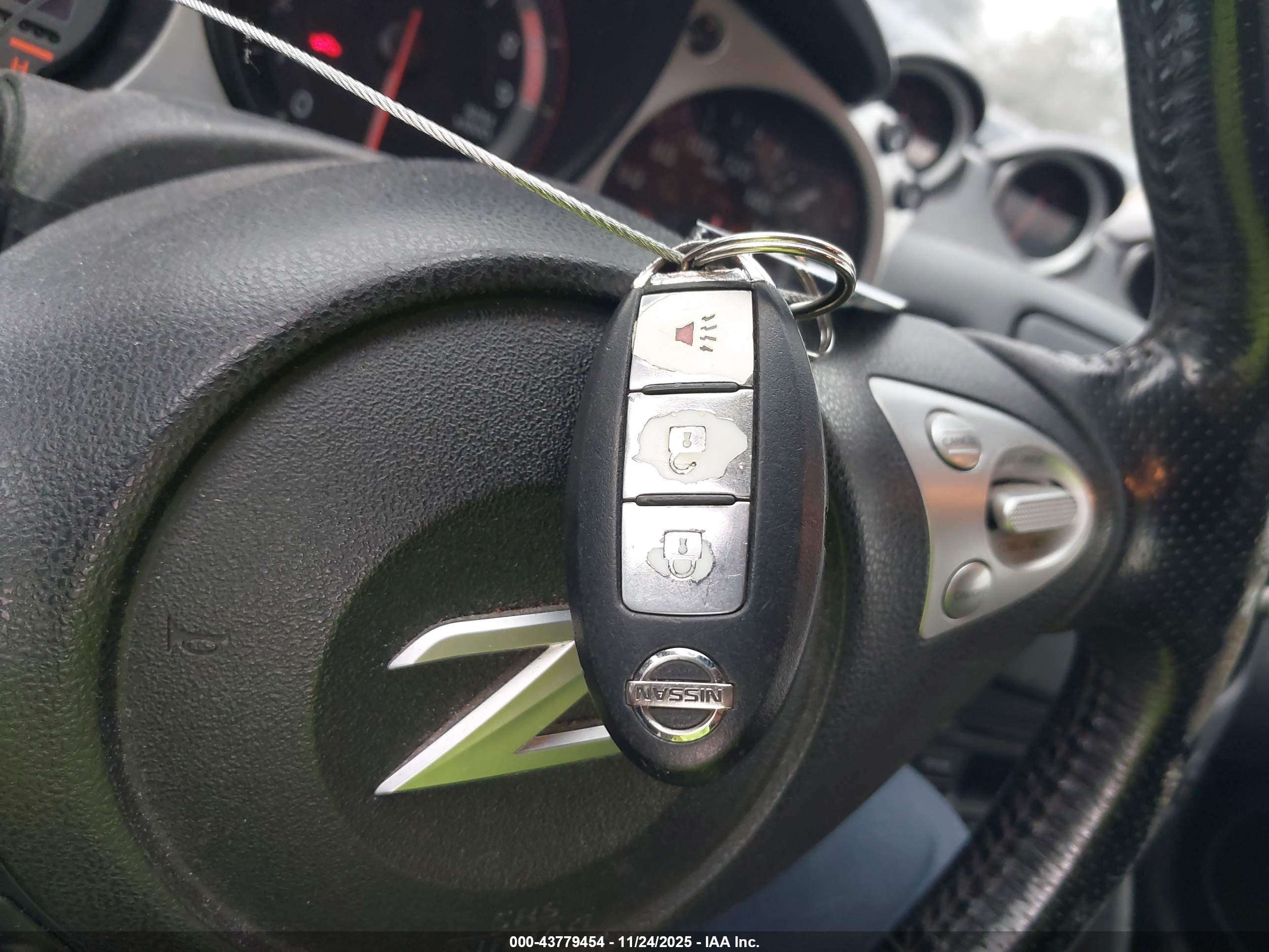 NISSAN 370Z image 11