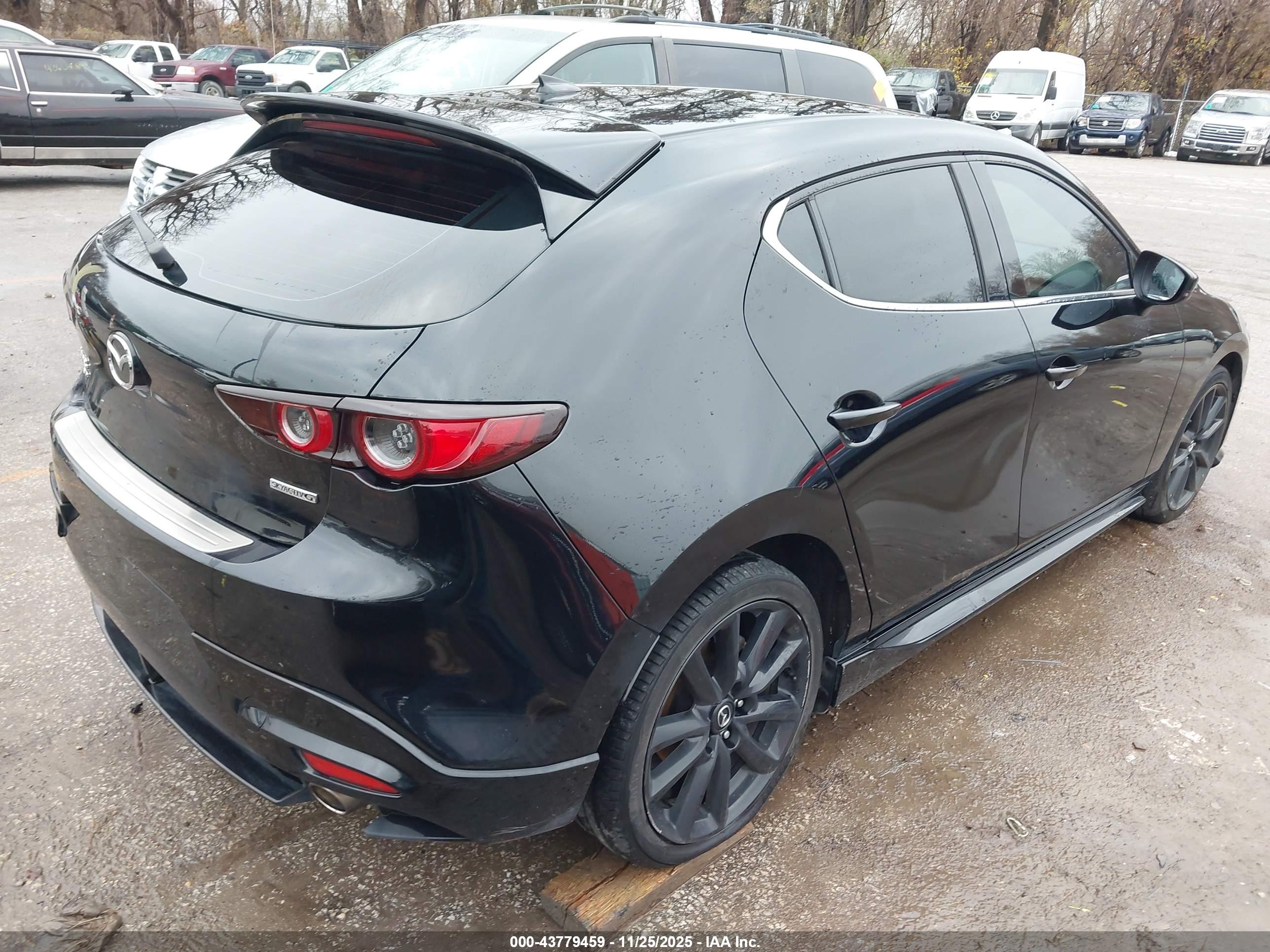 MAZDA MAZDA3 image 4