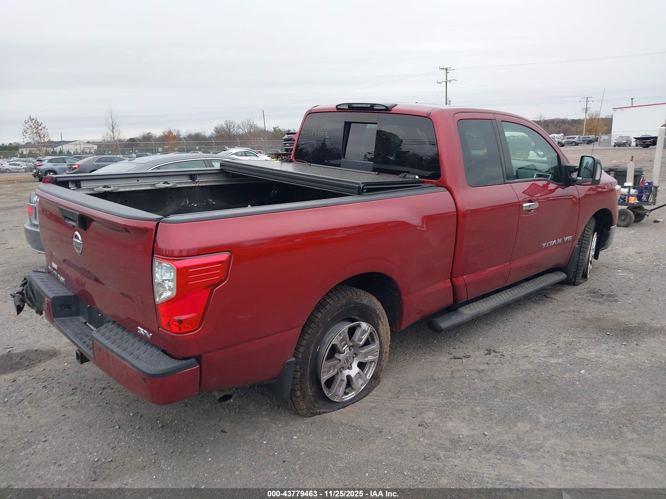 NISSAN TITAN image 4