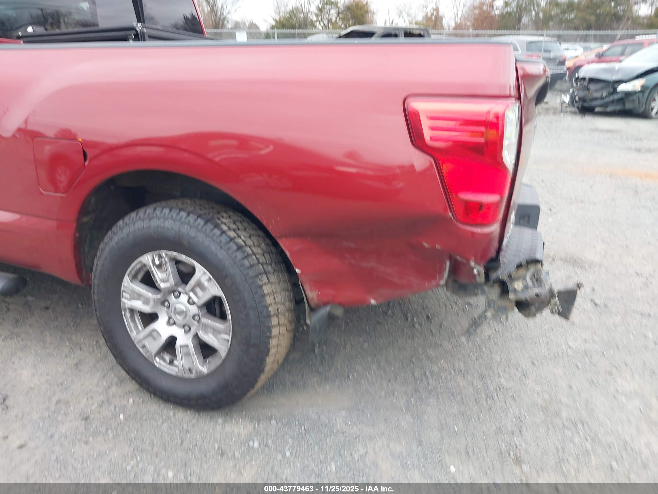 NISSAN TITAN image 6