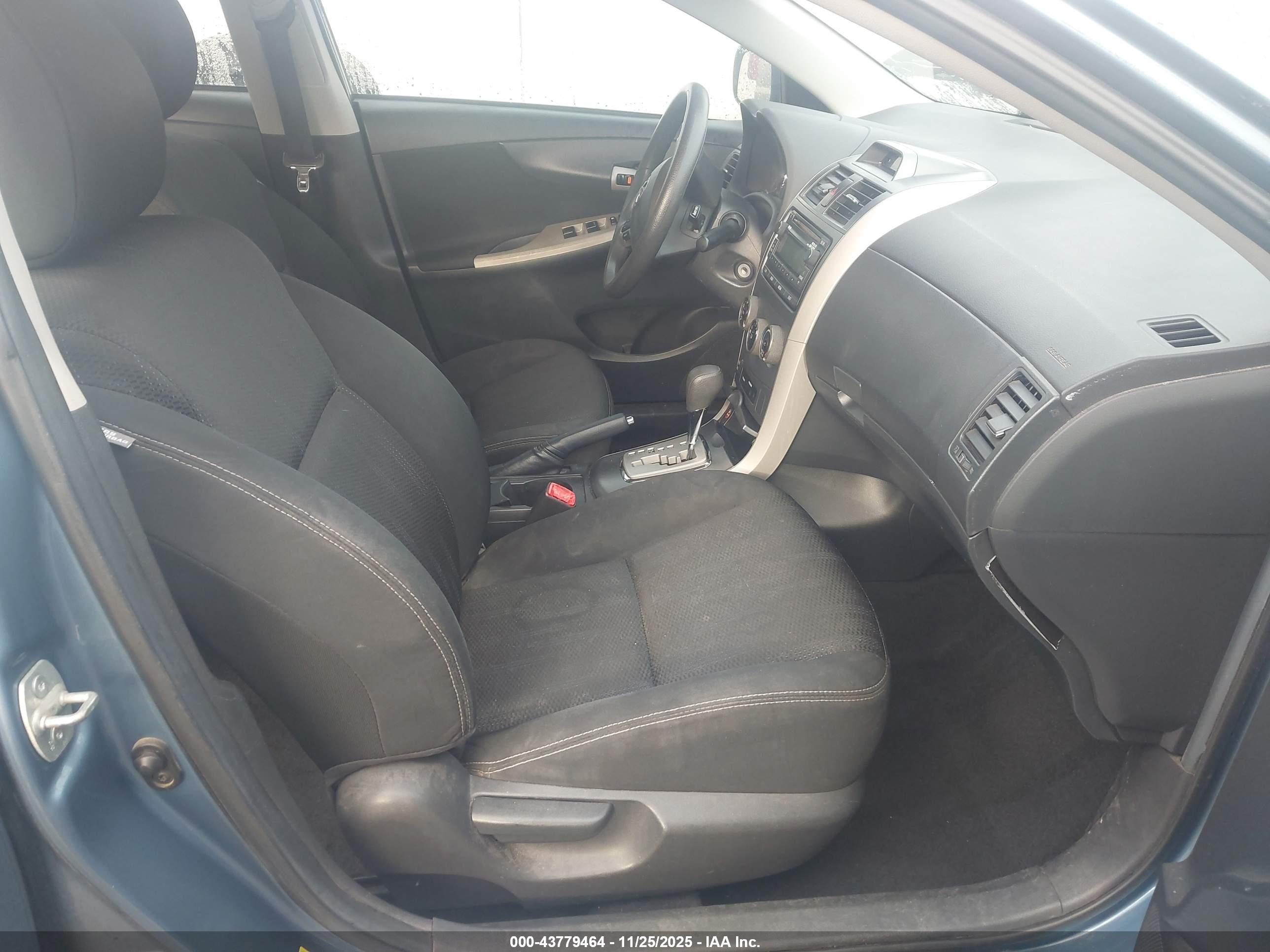 TOYOTA COROLLA image 5