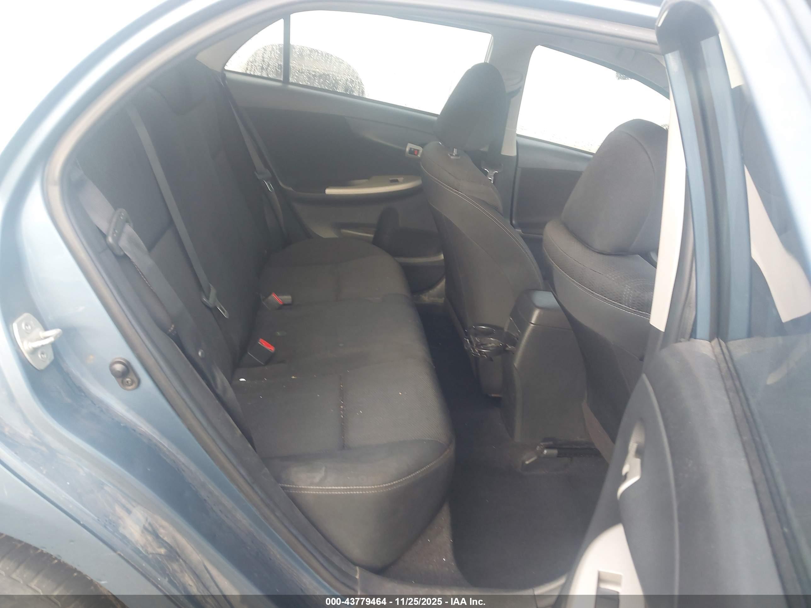TOYOTA COROLLA image 8