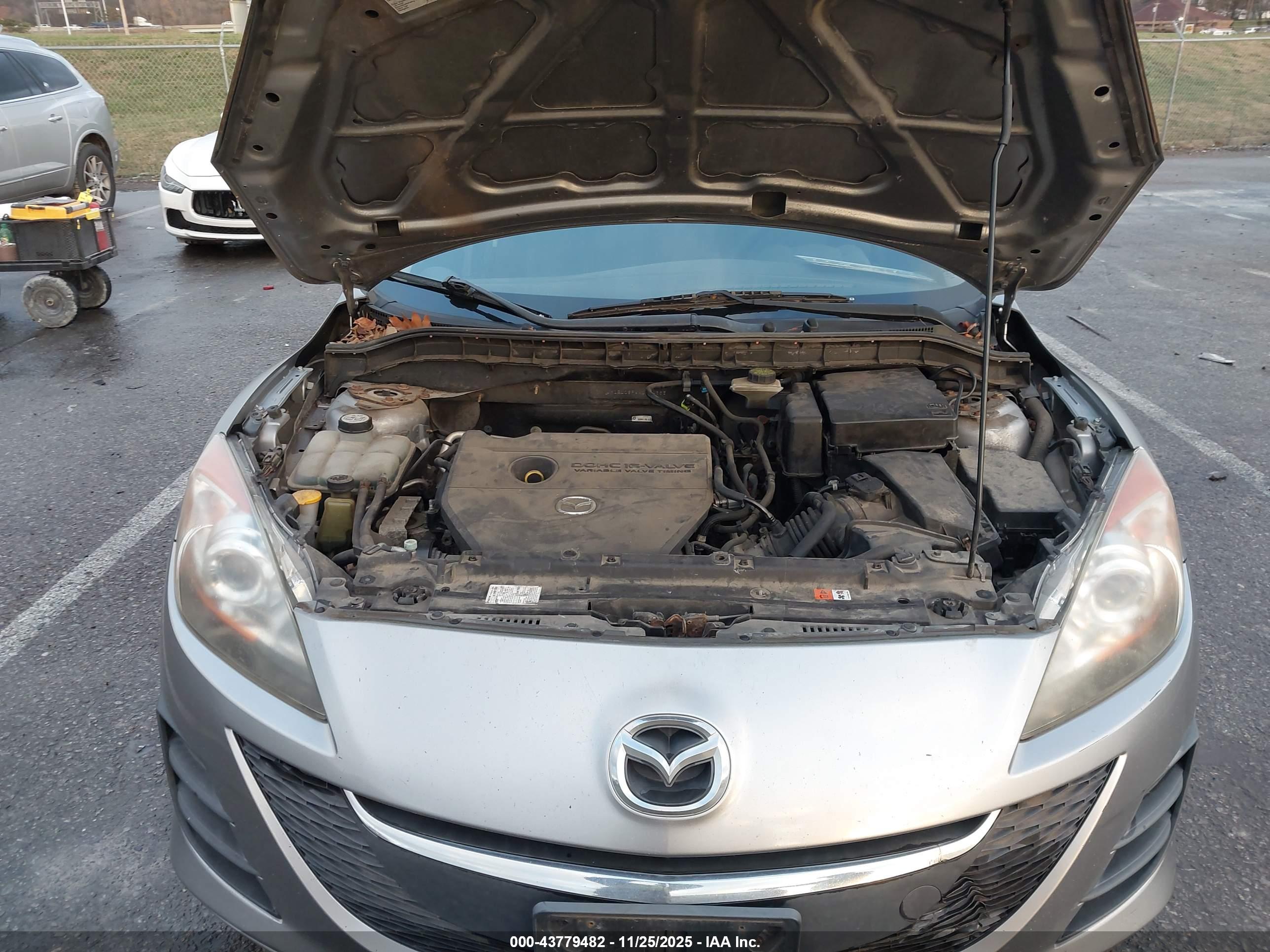 MAZDA MAZDA3 image 10