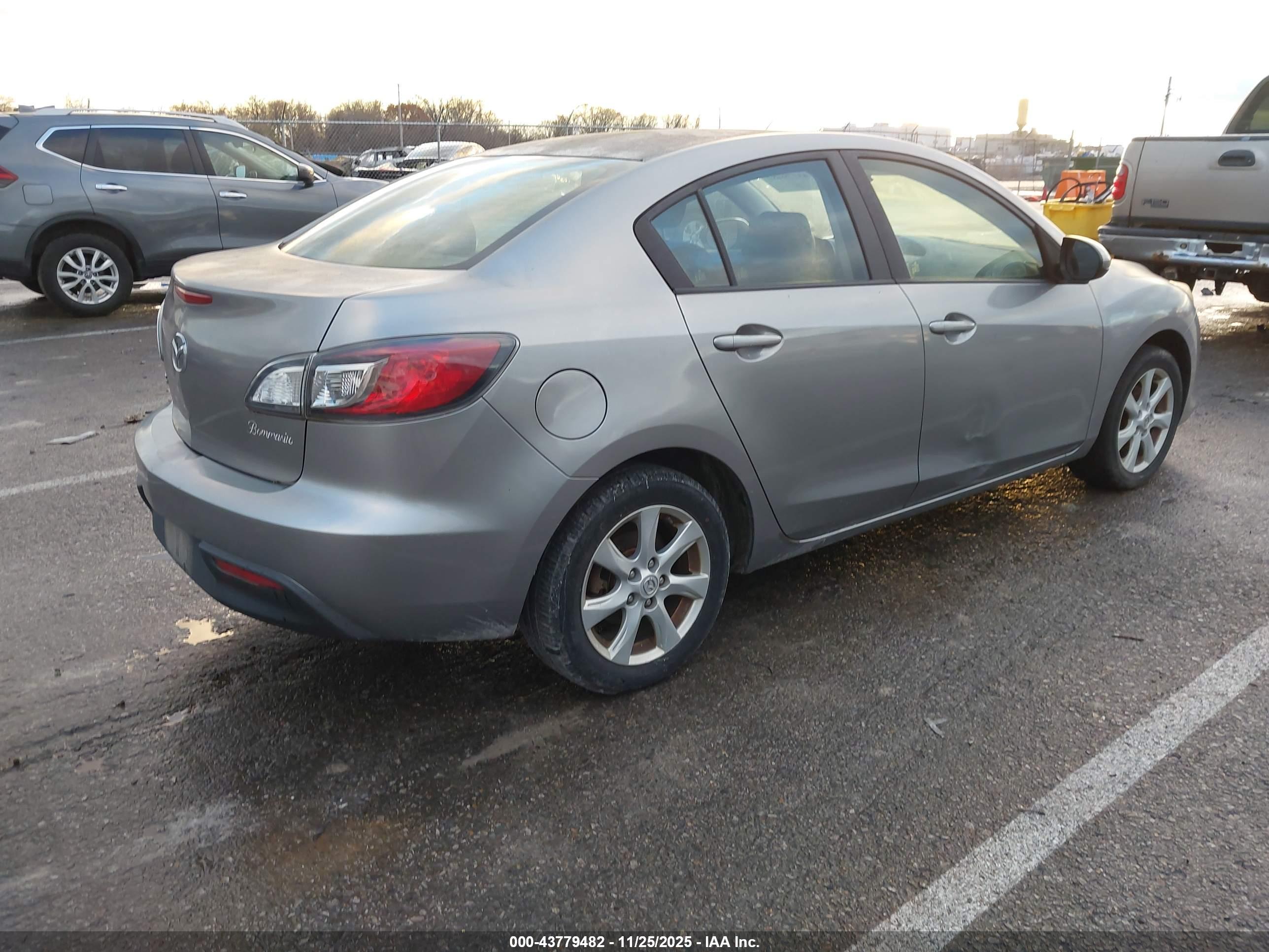MAZDA MAZDA3 image 4