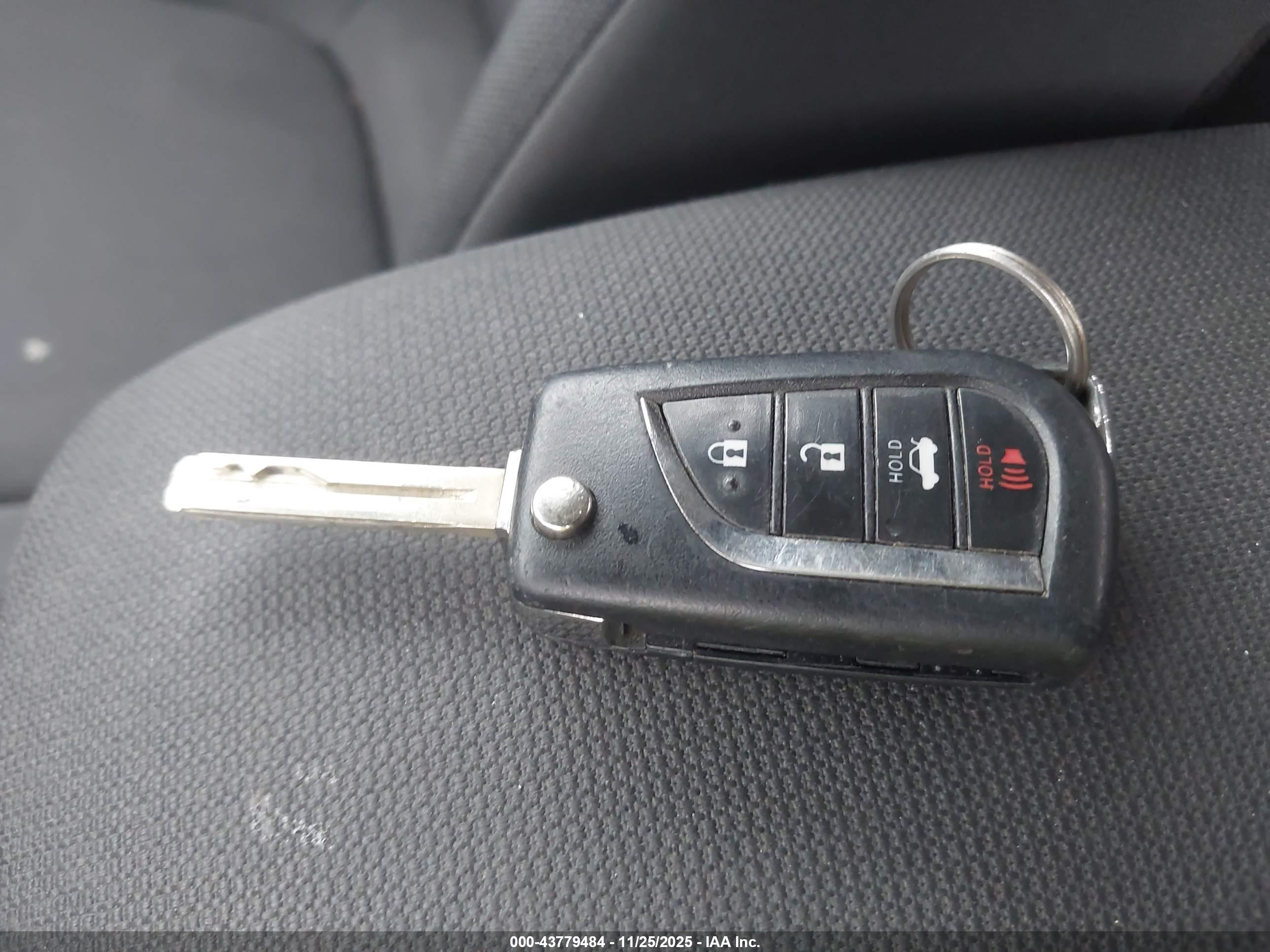 TOYOTA COROLLA image 11