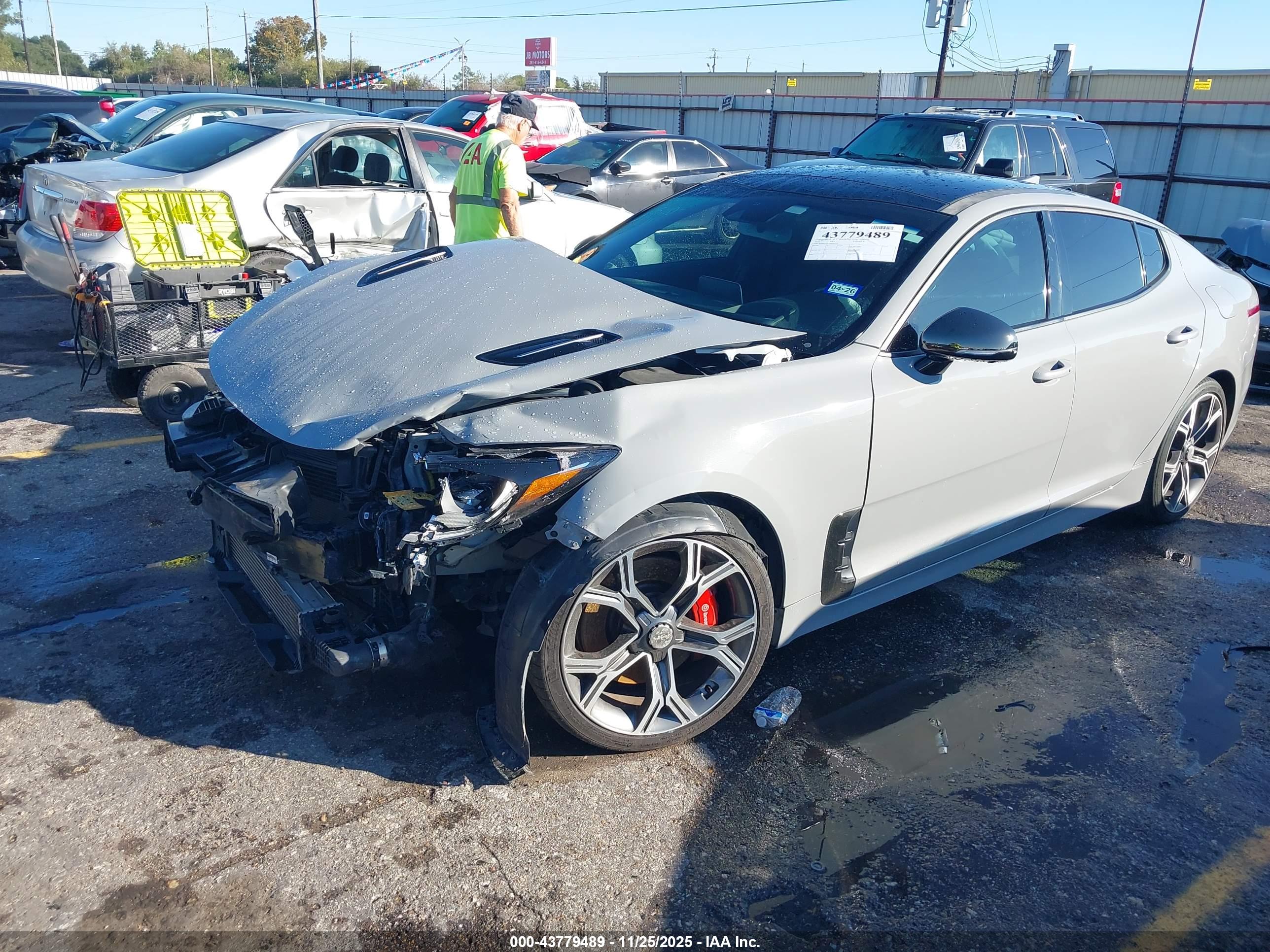 KIA STINGER image 2