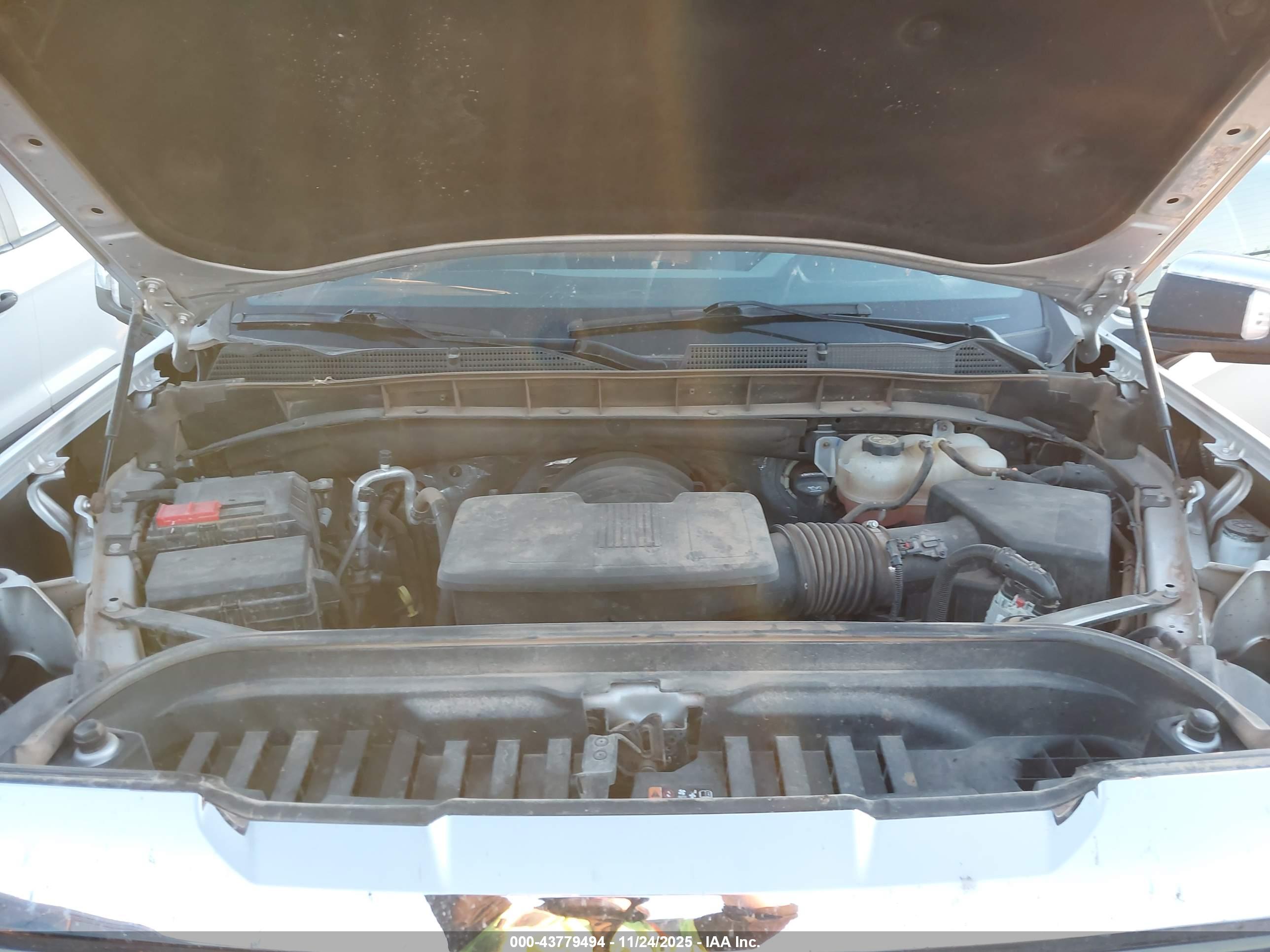 GMC SIERRA image 10