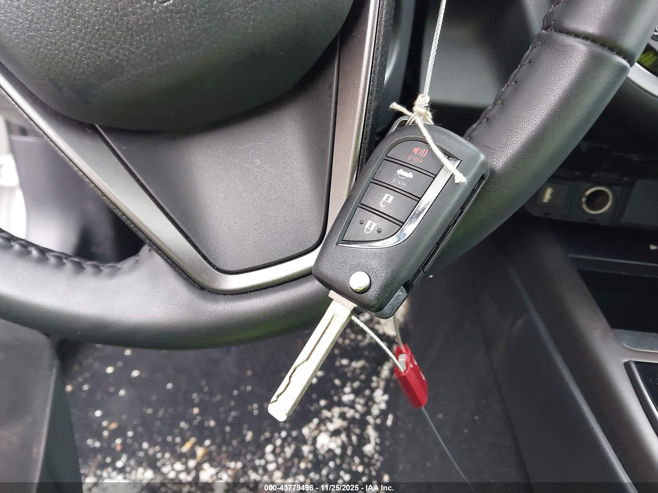 TOYOTA CAMRY image 11