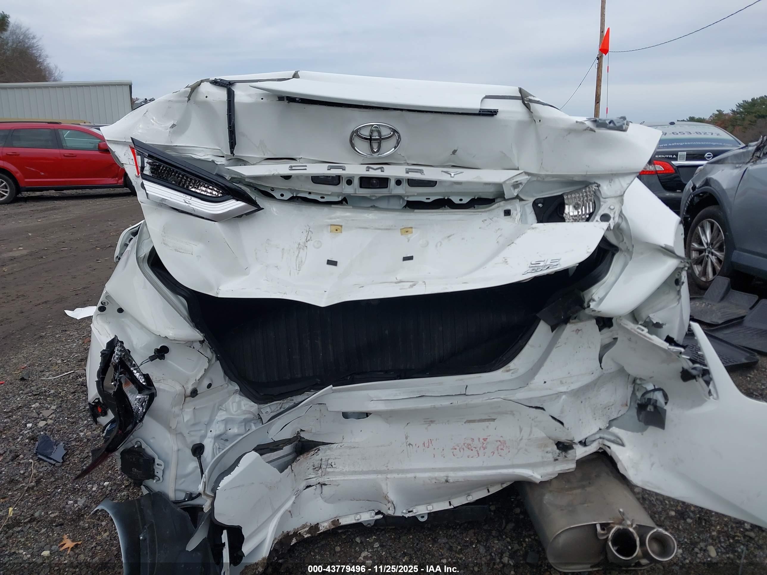 TOYOTA CAMRY image 6