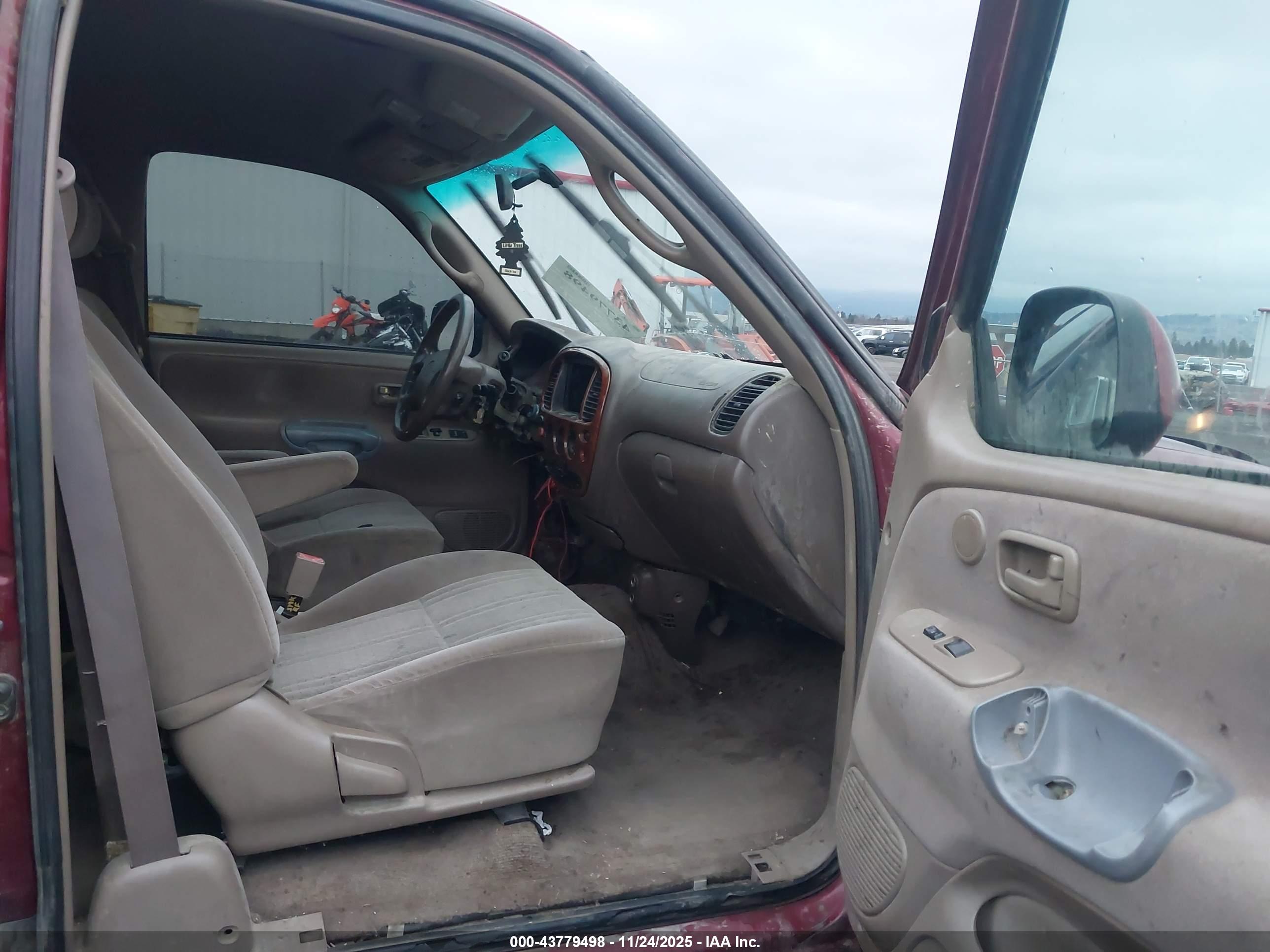 TOYOTA TUNDRA image 5
