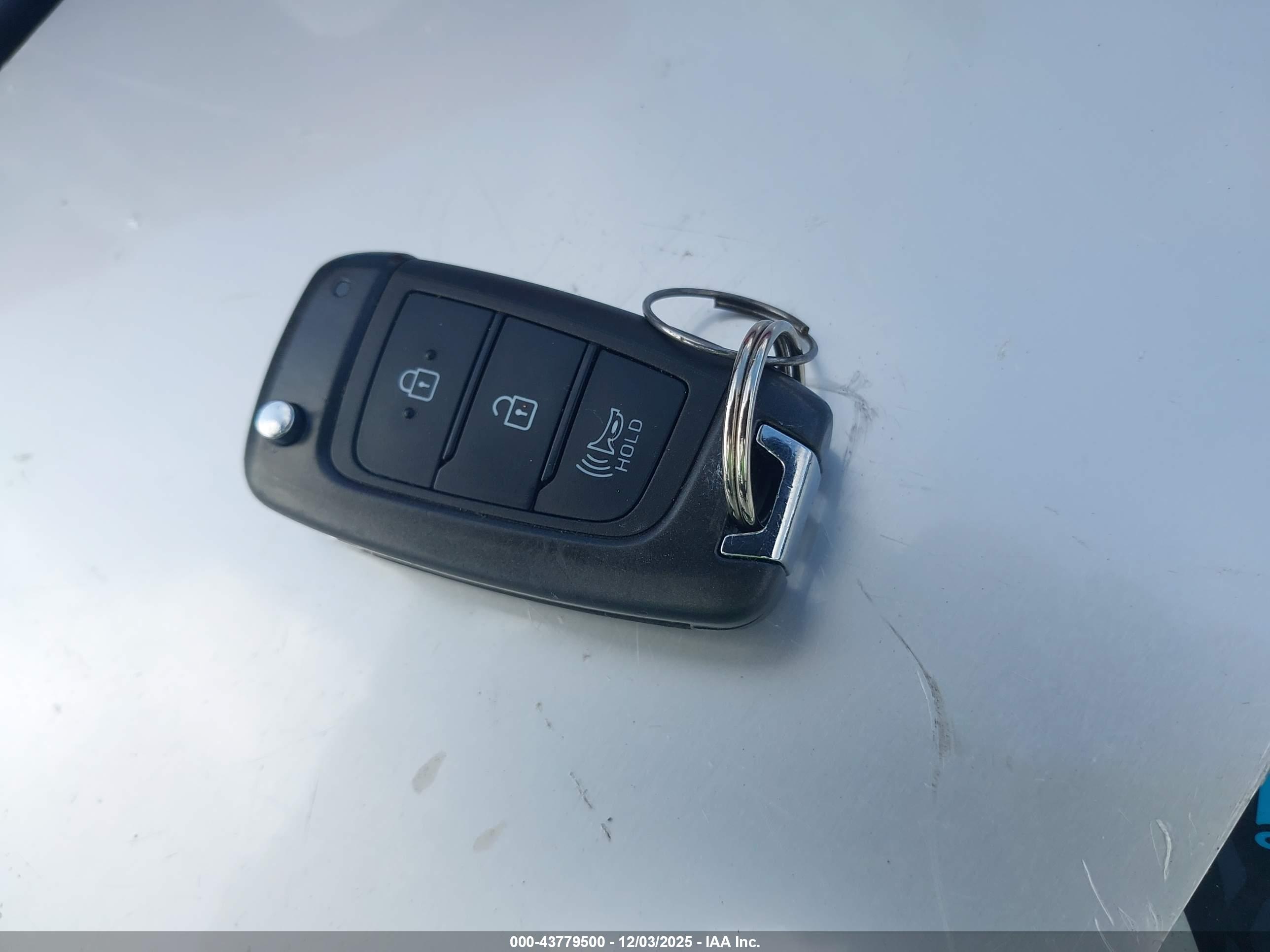 HYUNDAI VENUE image 11
