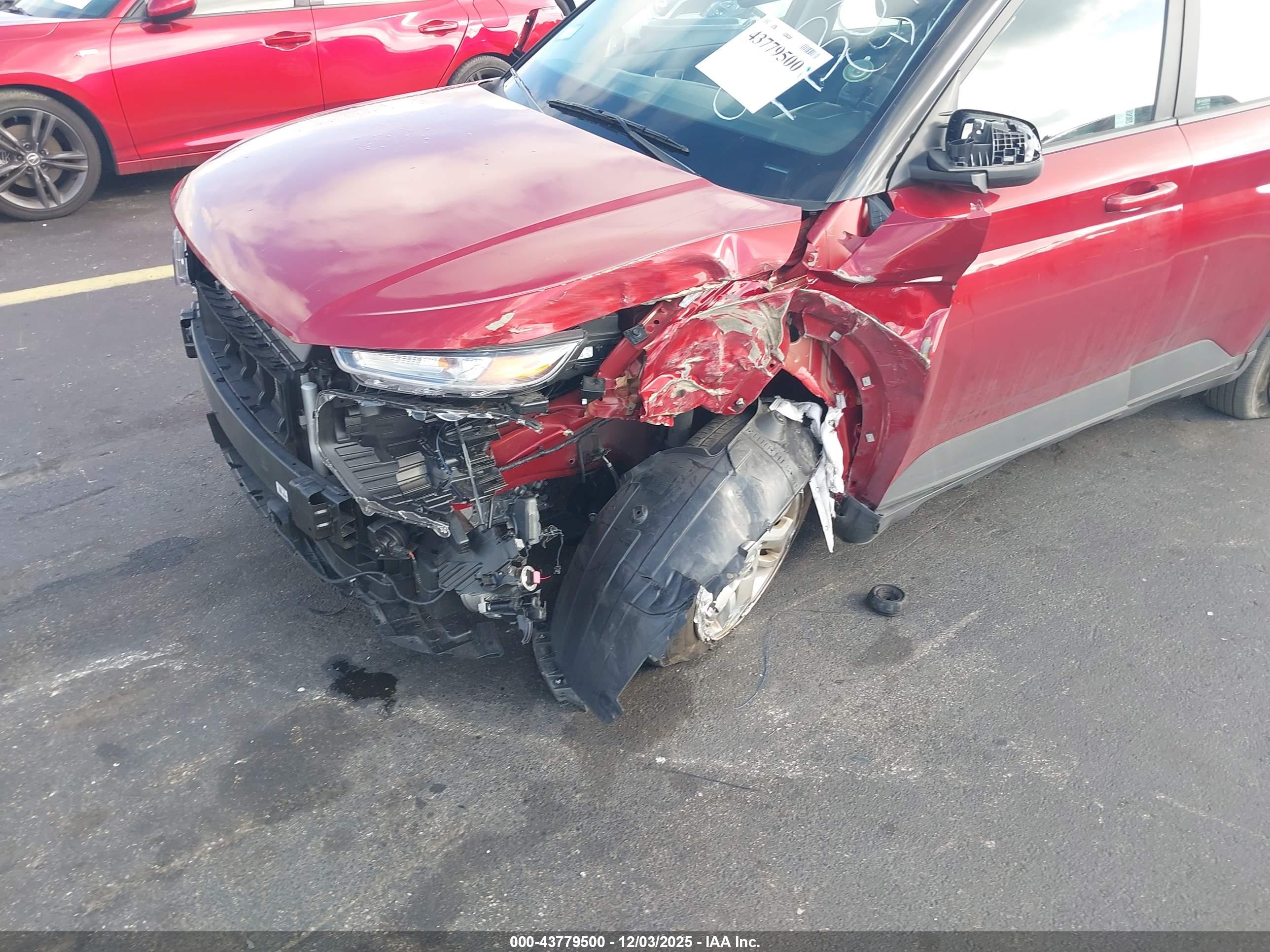 HYUNDAI VENUE image 6