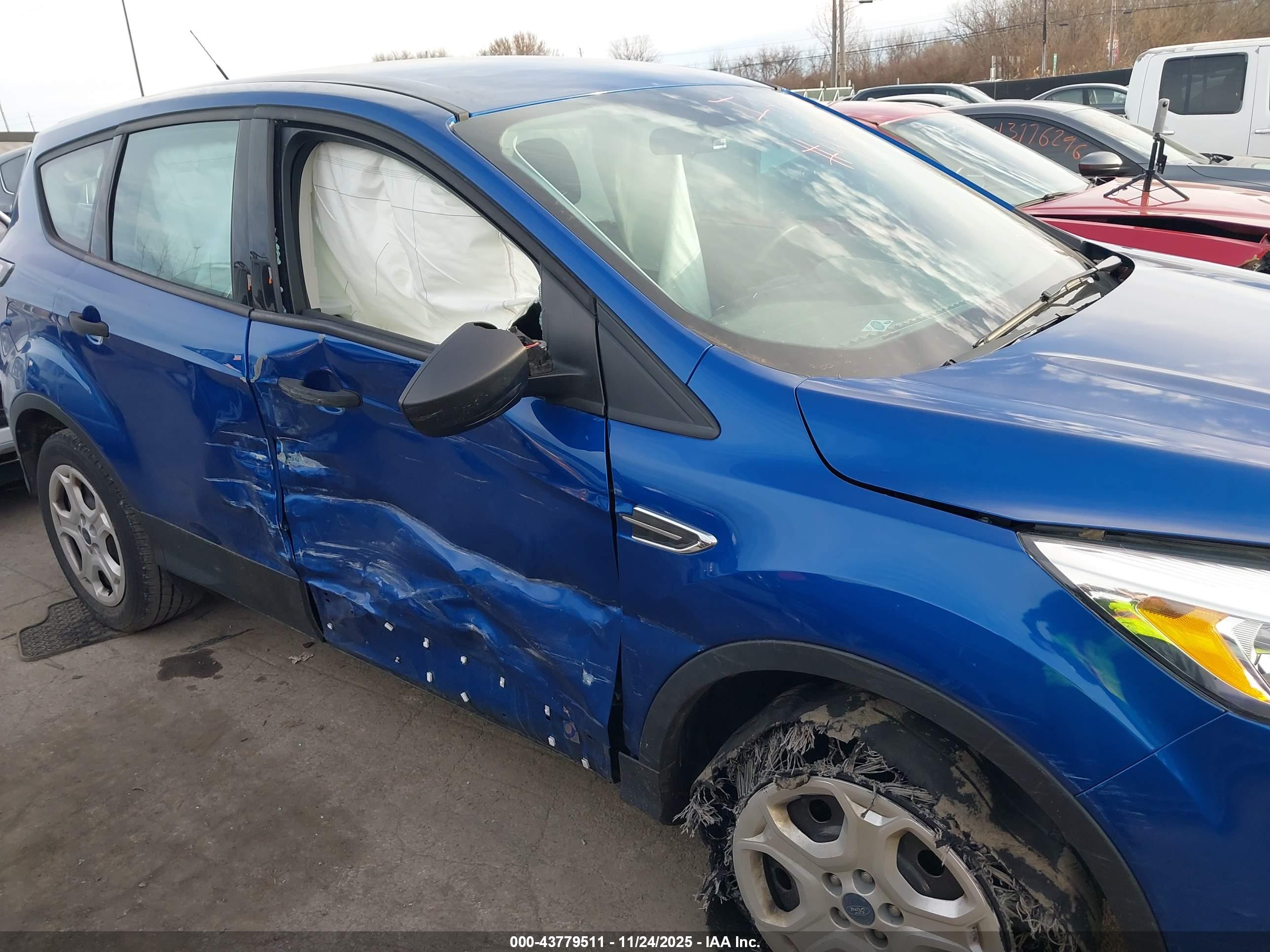 FORD ESCAPE image 6