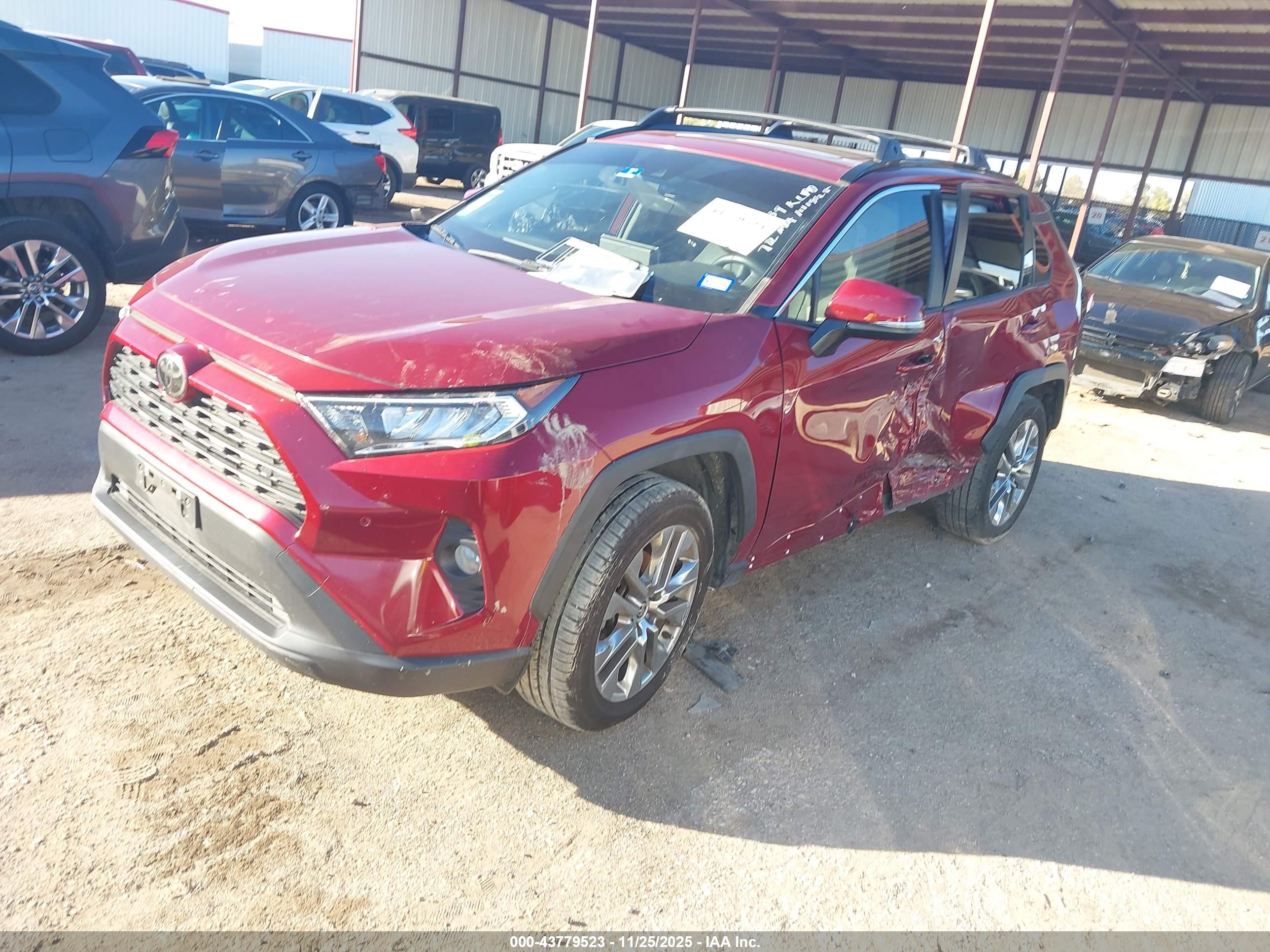 TOYOTA RAV4 image 2