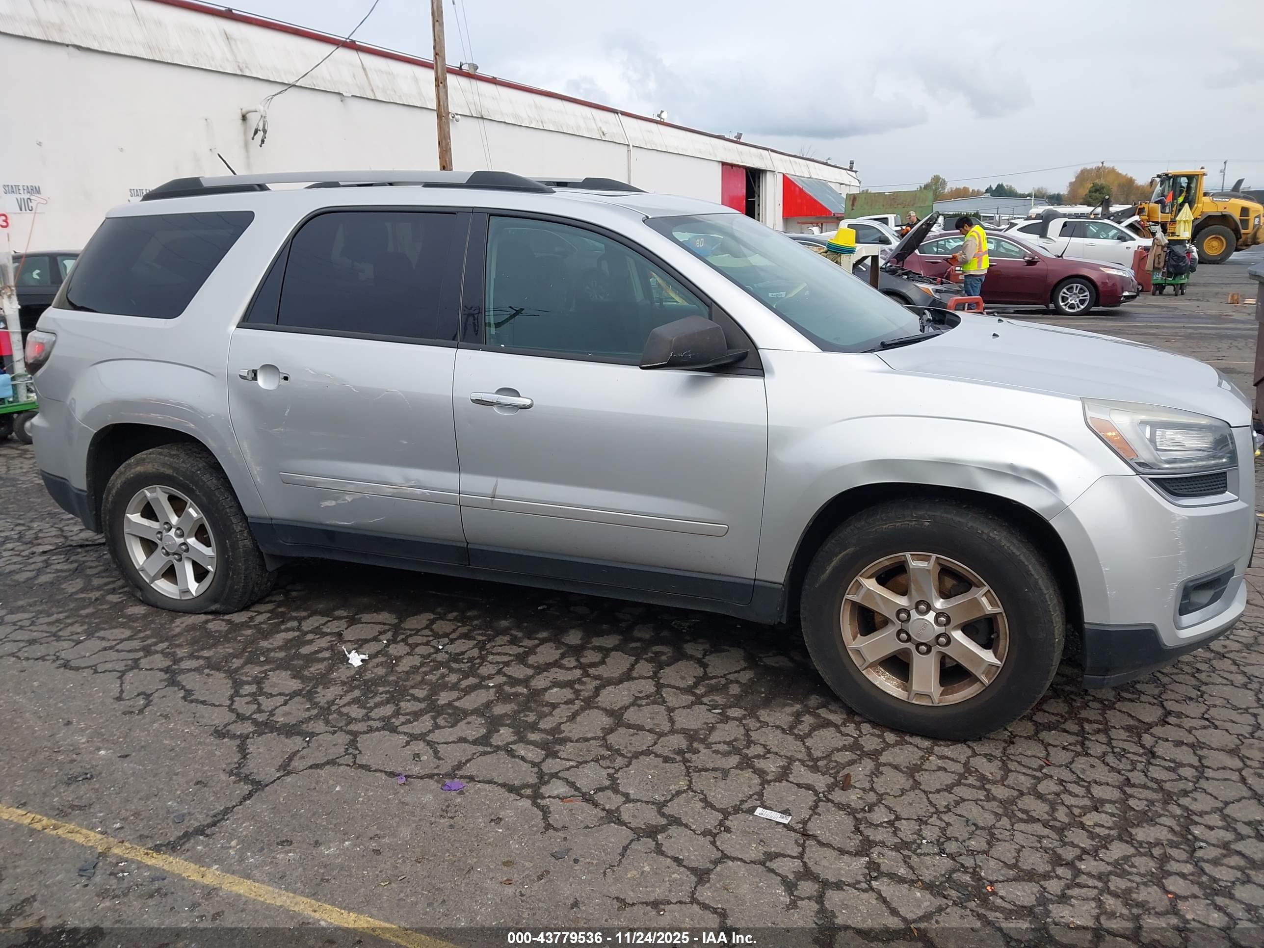 GMC ACADIA image 6