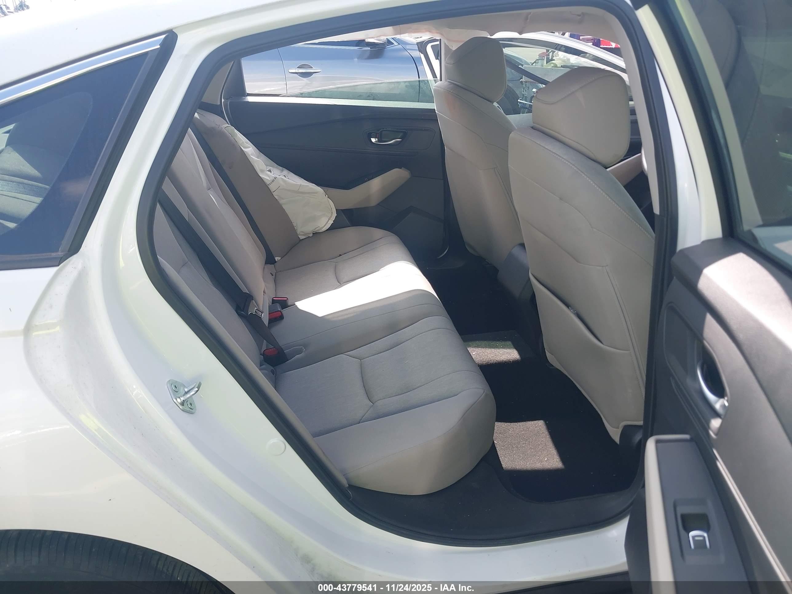 HONDA ACCORD image 8