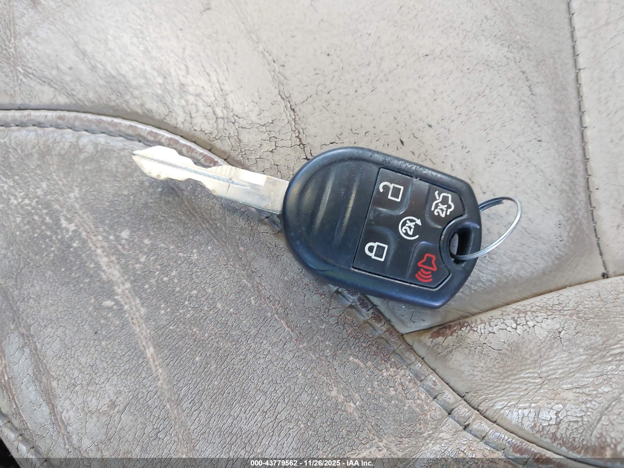 FORD TAURUS image 11