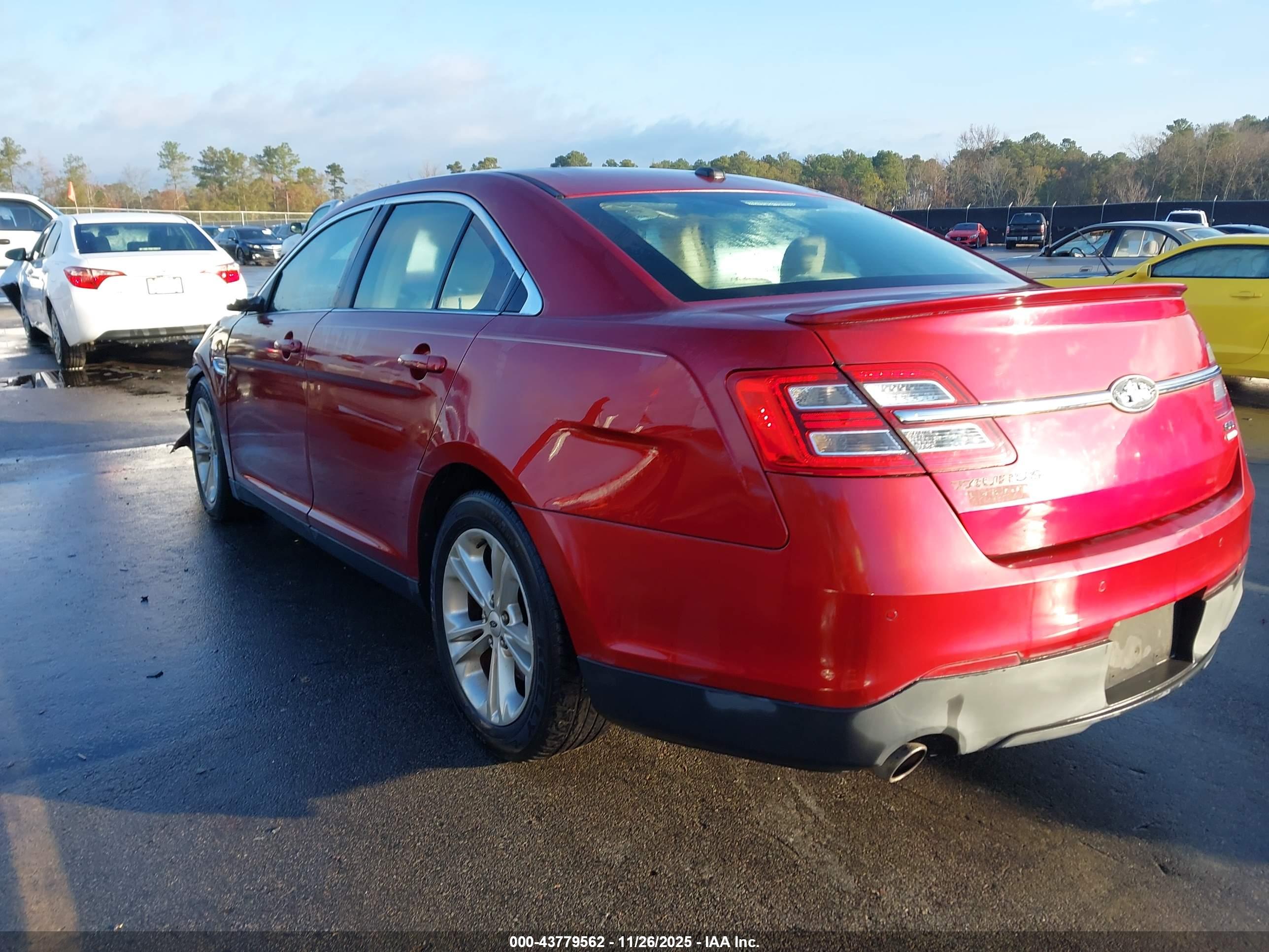 FORD TAURUS image 3