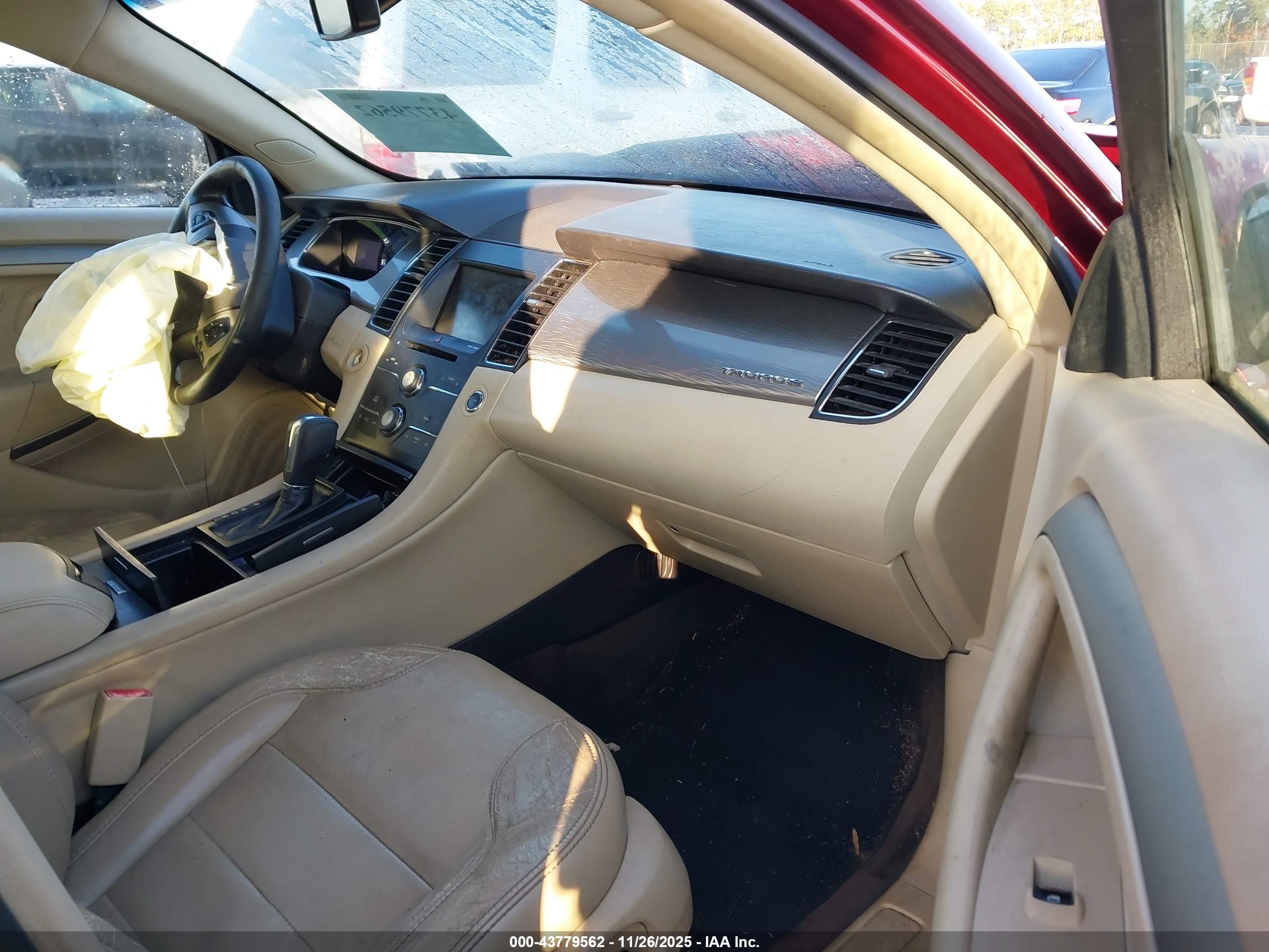 FORD TAURUS image 5
