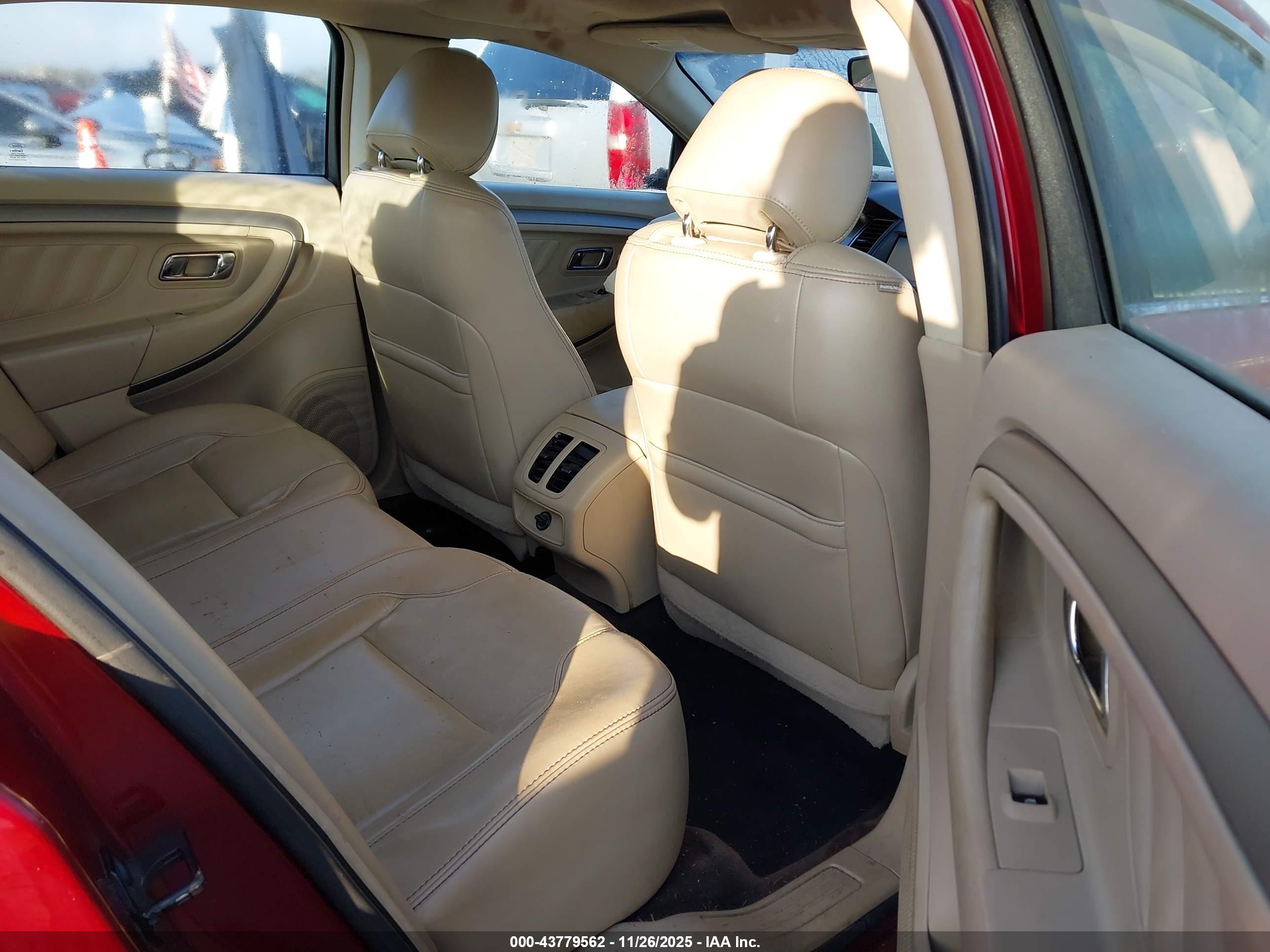 FORD TAURUS image 8