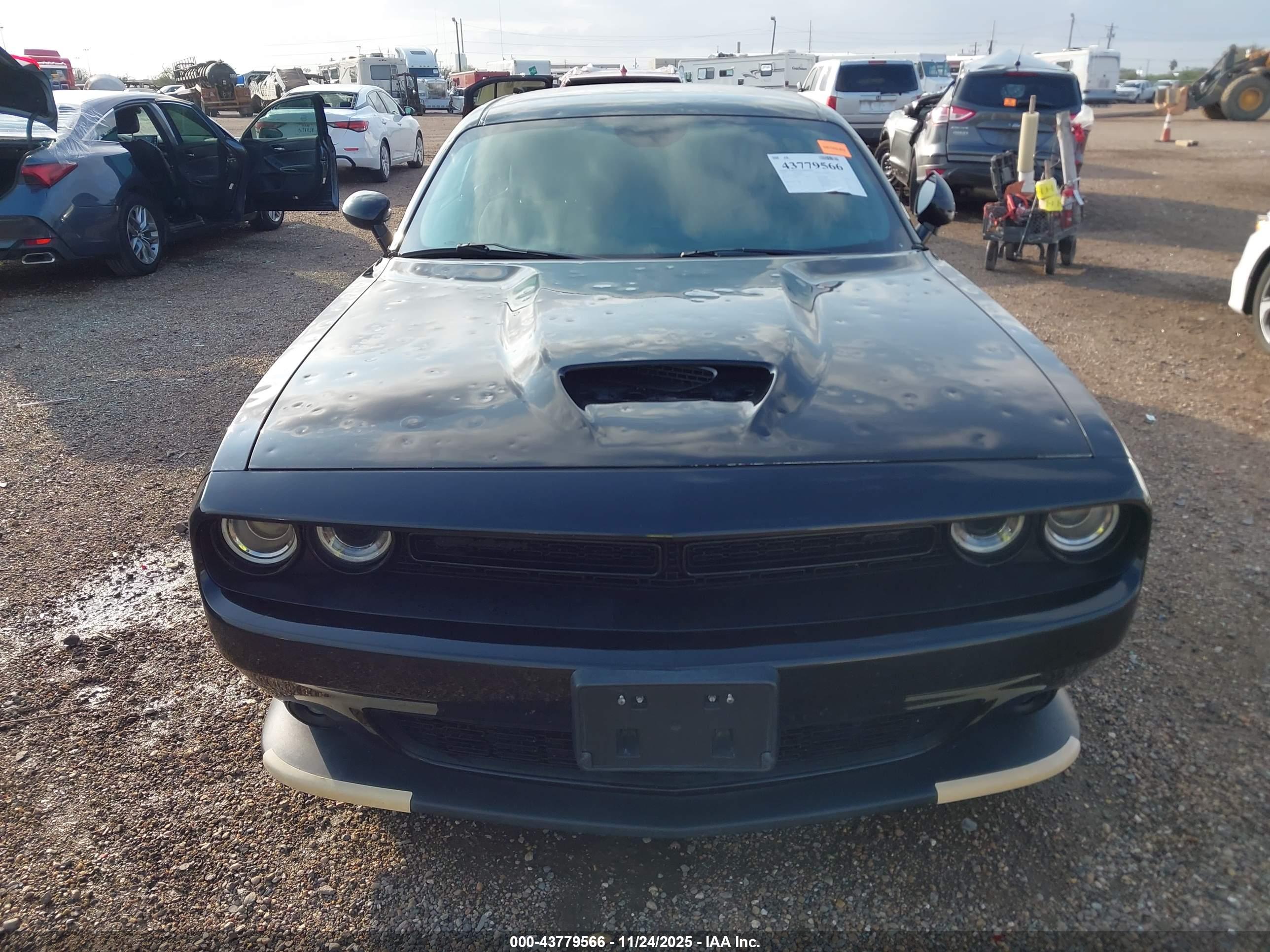 DODGE CHALLENGER image 6