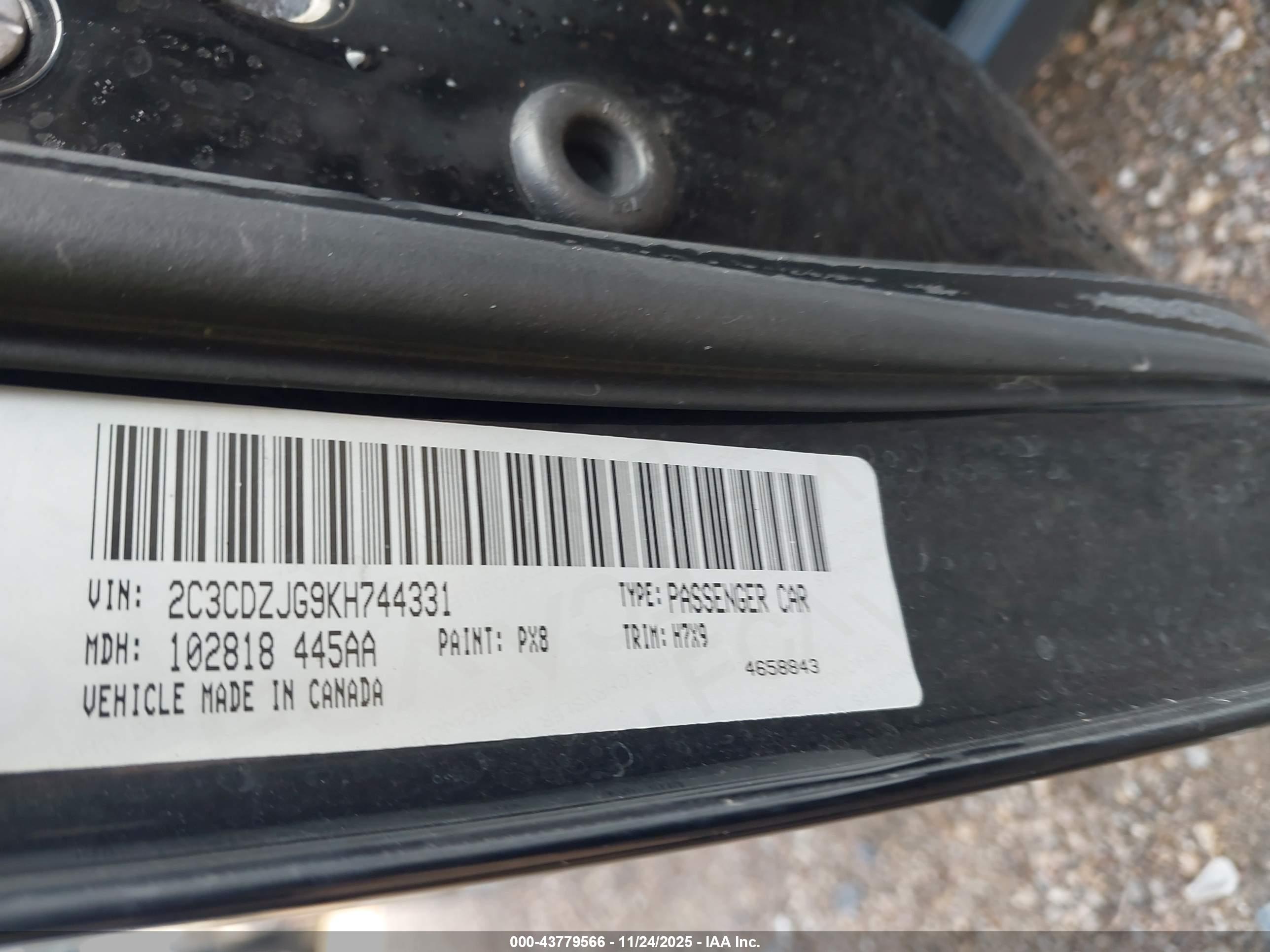 DODGE CHALLENGER image 9
