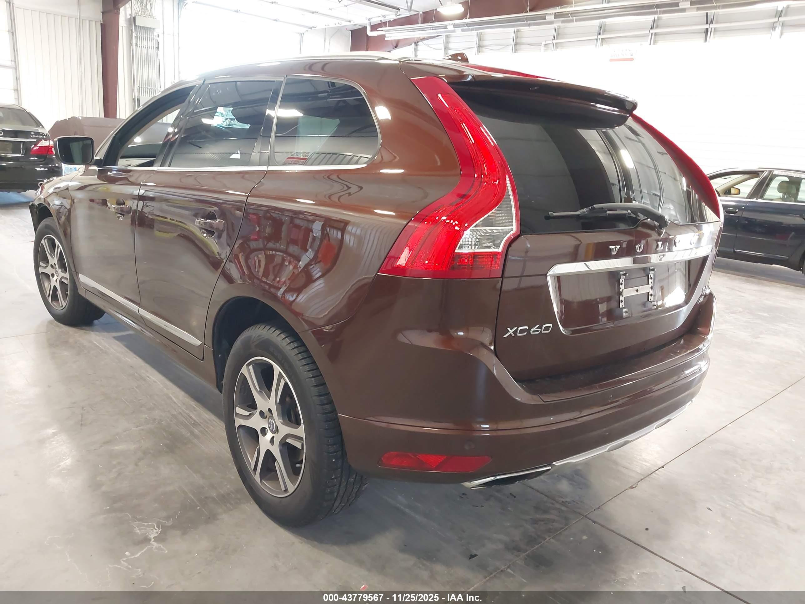 VOLVO XC60 image 3