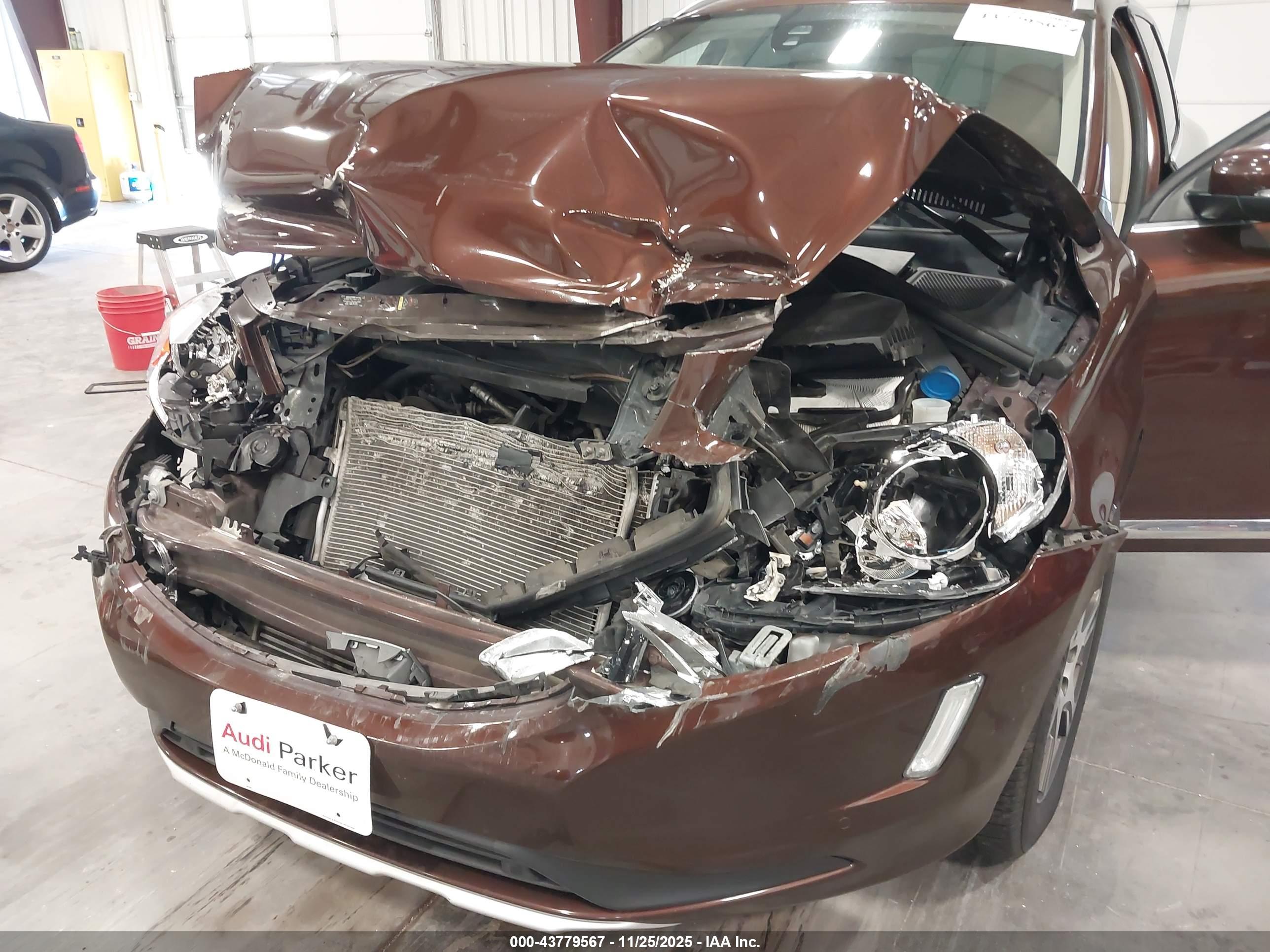 VOLVO XC60 image 6