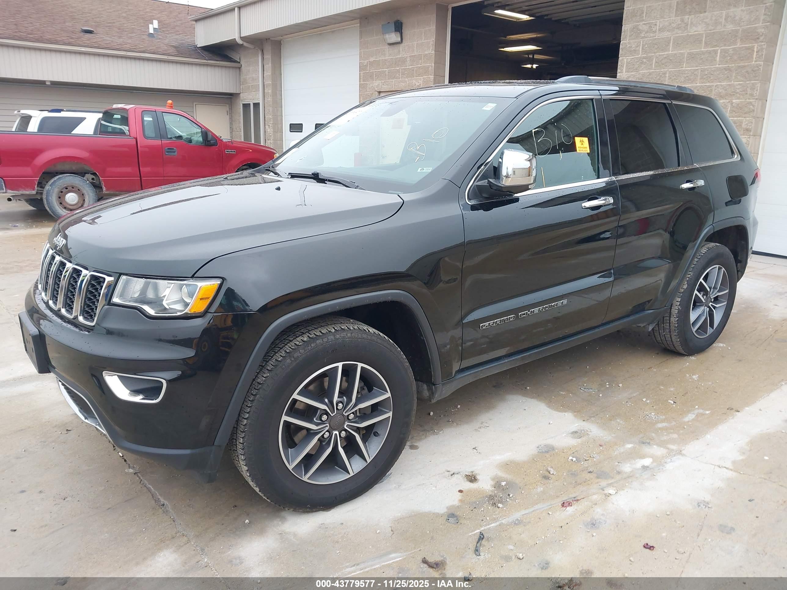 JEEP GRAND image 2