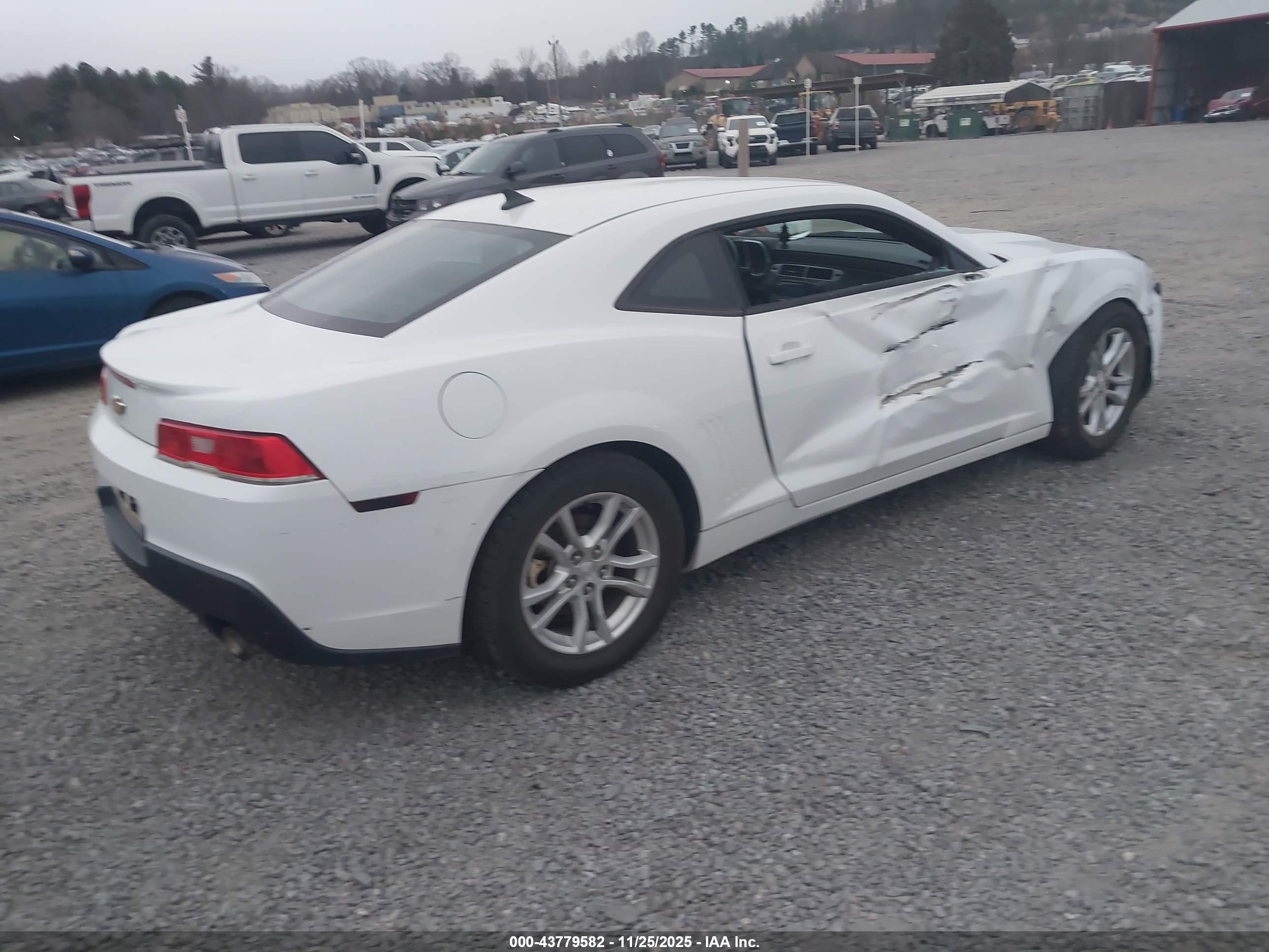 CHEVROLET CAMARO image 4
