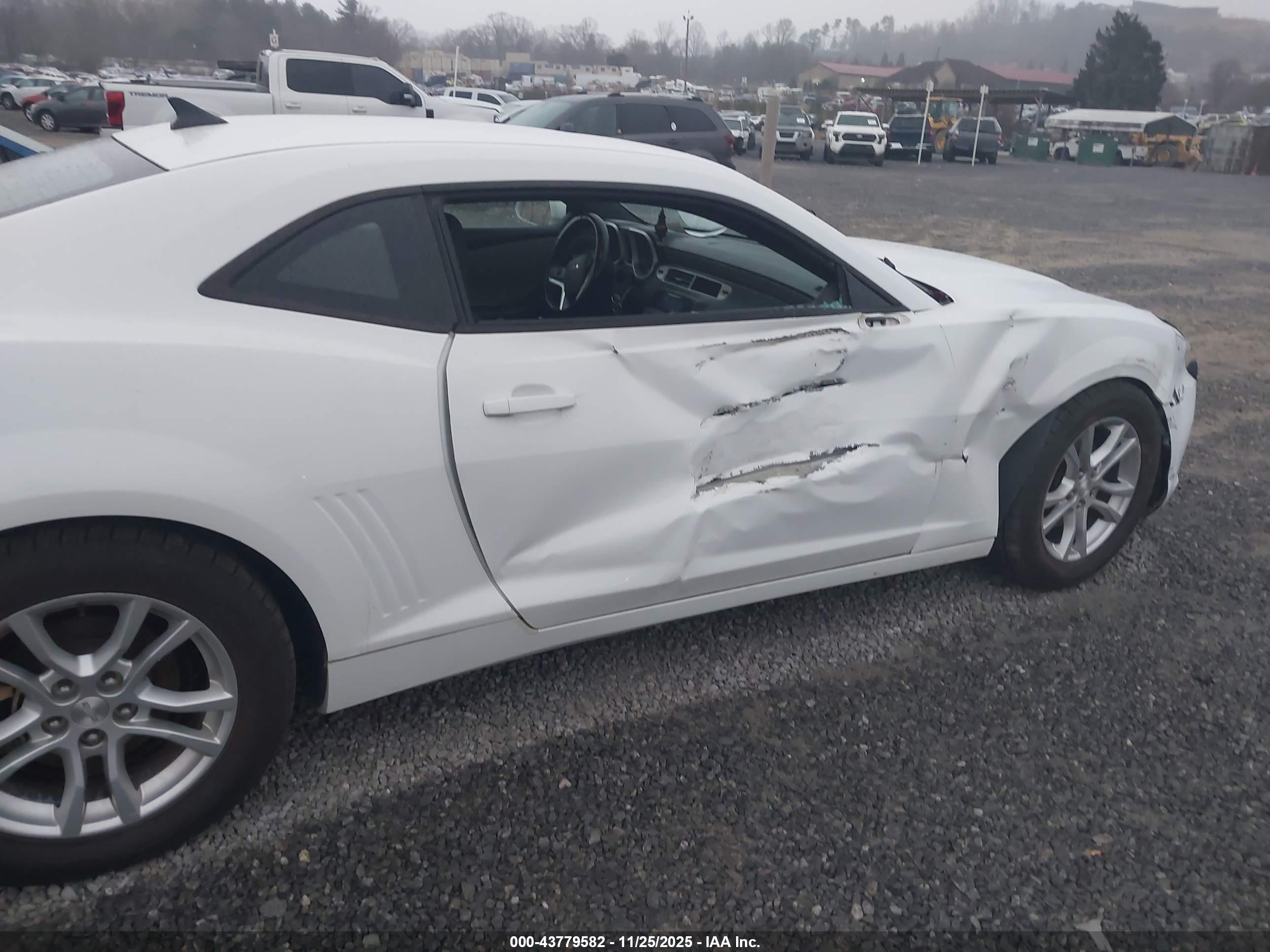 CHEVROLET CAMARO image 6