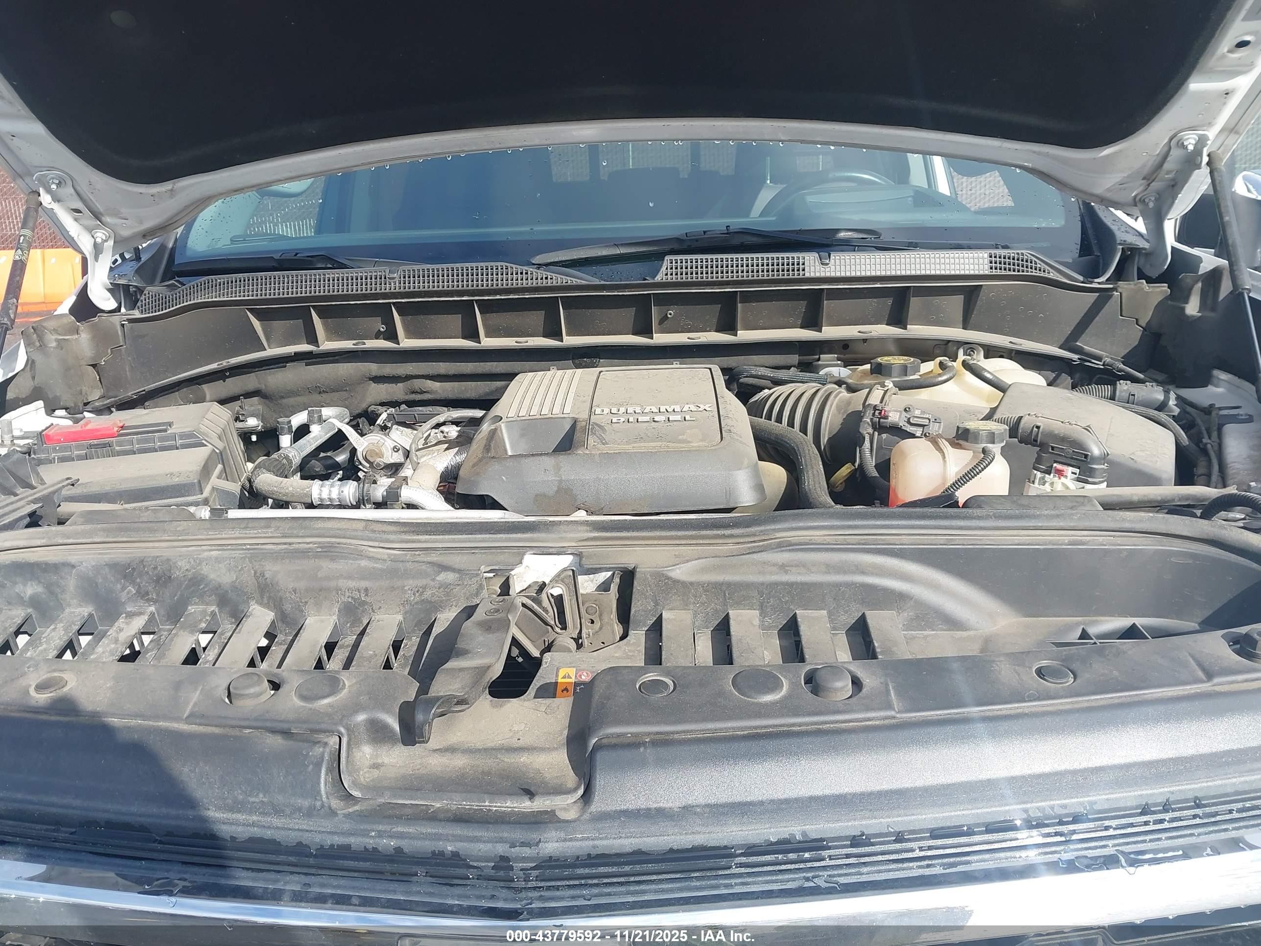 CHEVROLET SILVERADO image 10