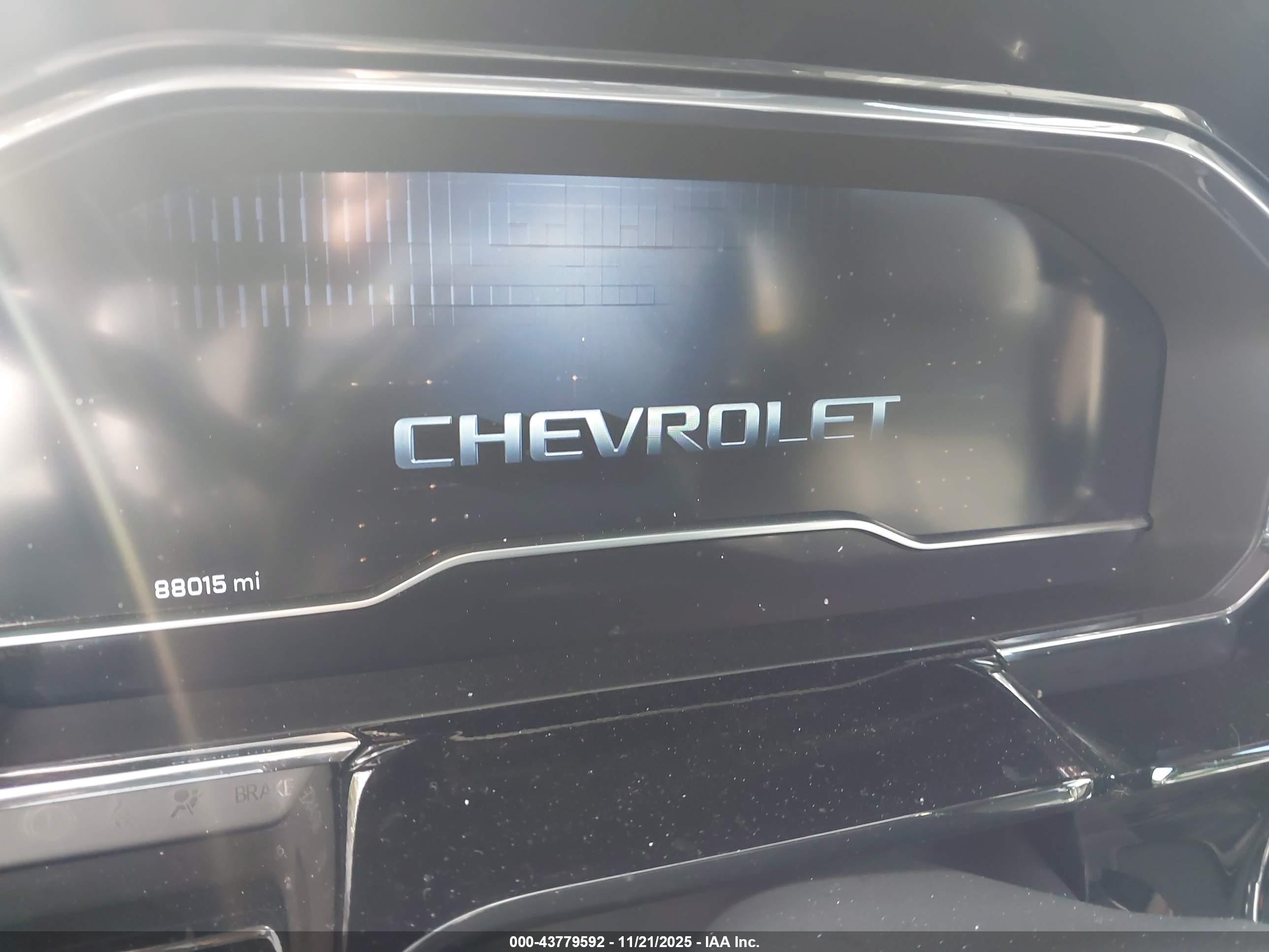 CHEVROLET SILVERADO image 7
