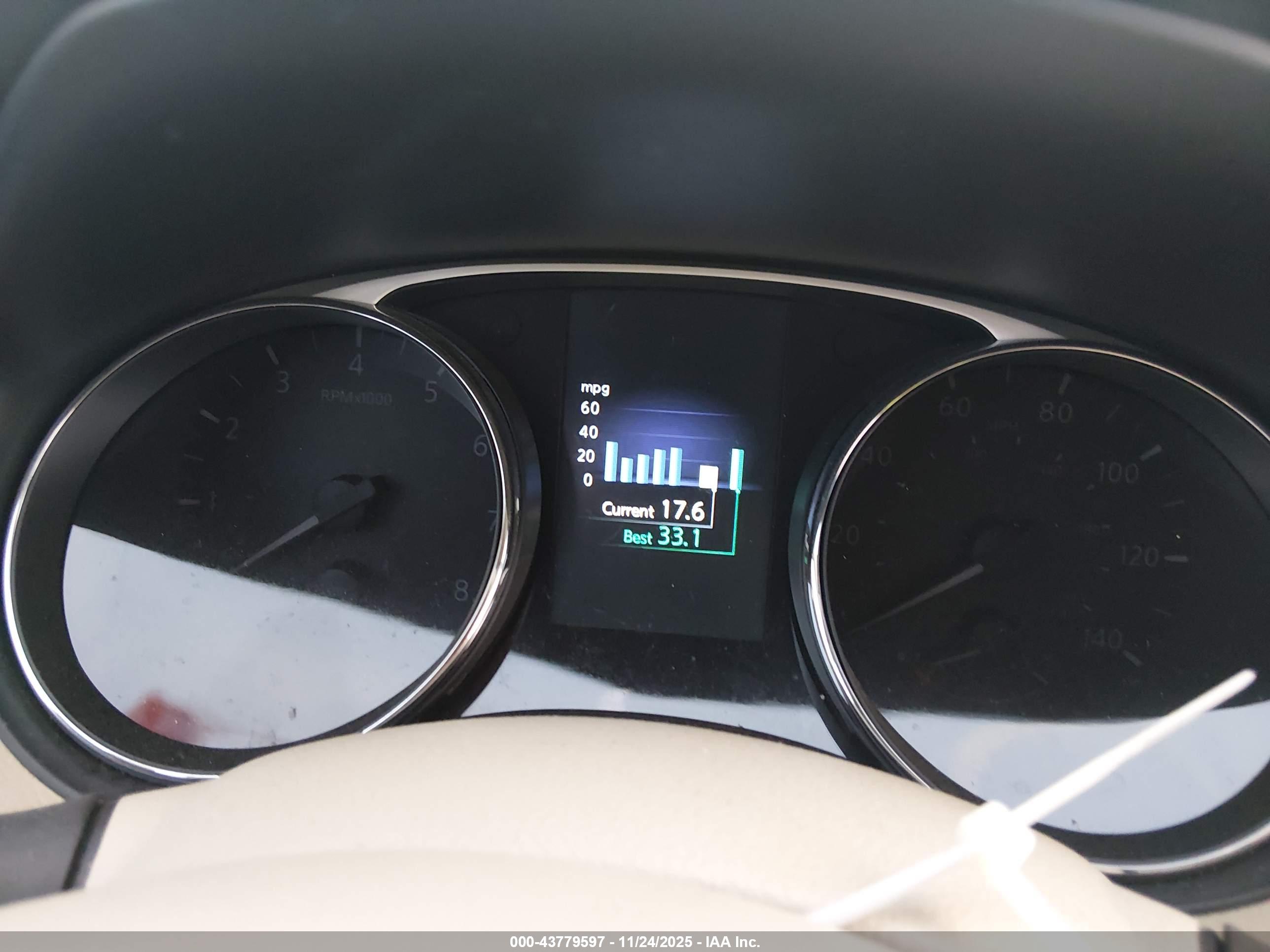 NISSAN ROGUE image 7
