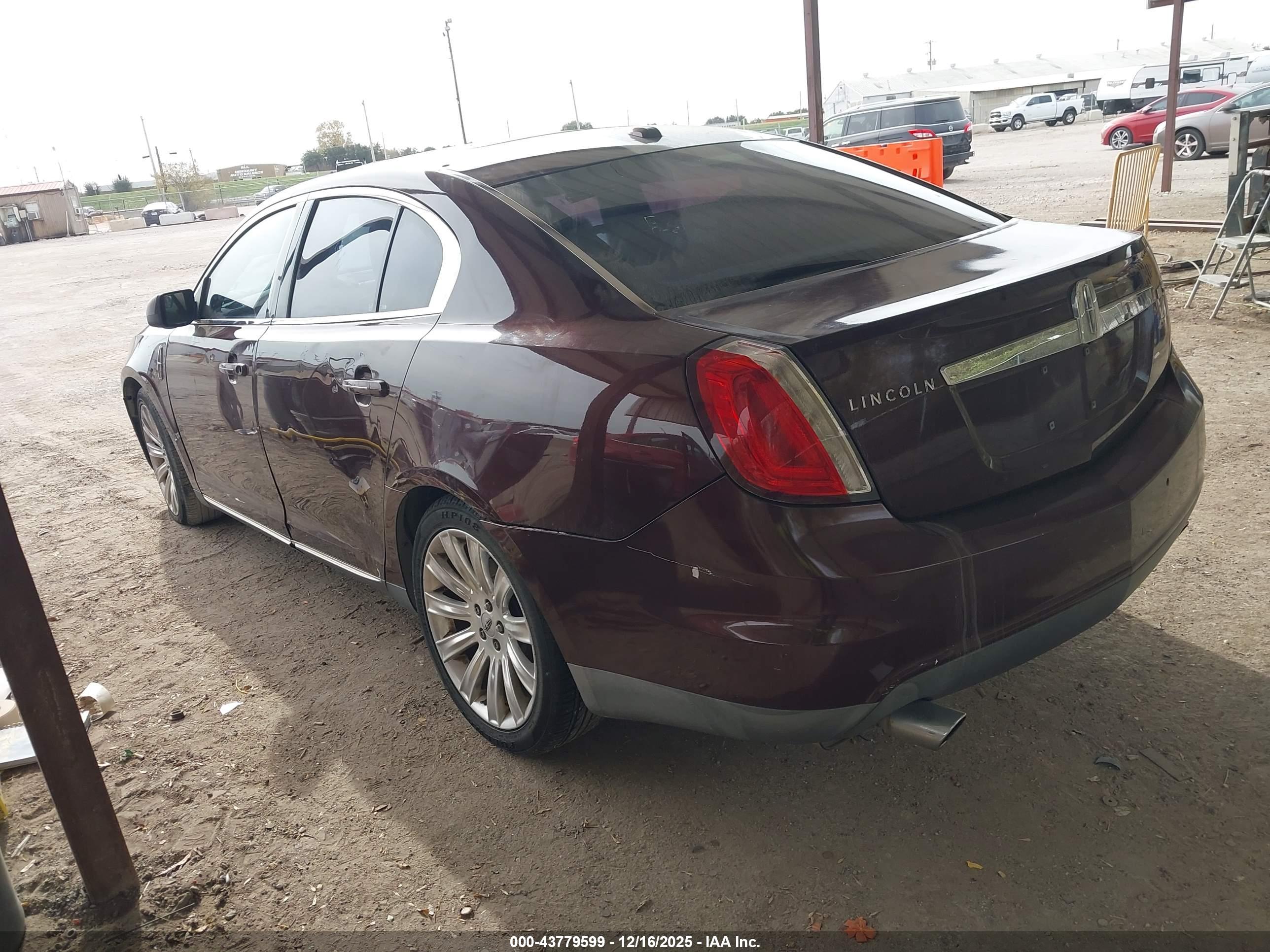 LINCOLN MKS image 3
