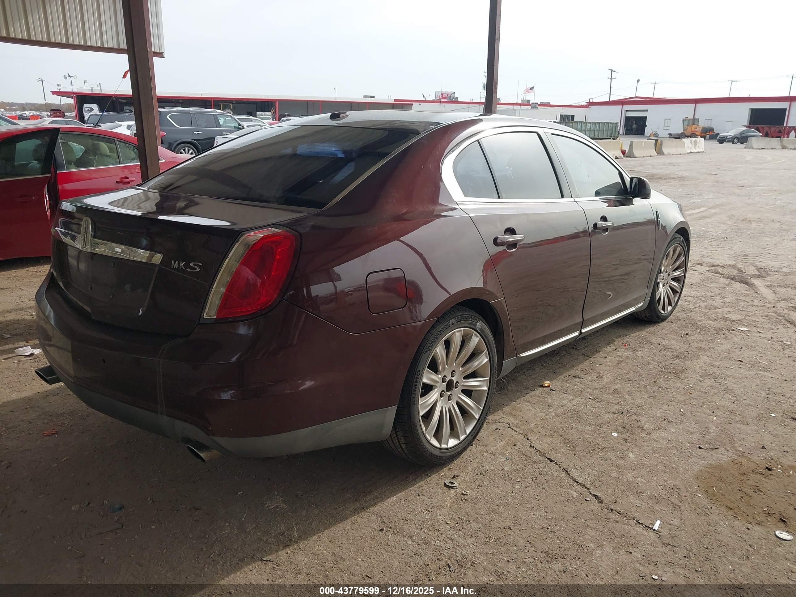 LINCOLN MKS image 4