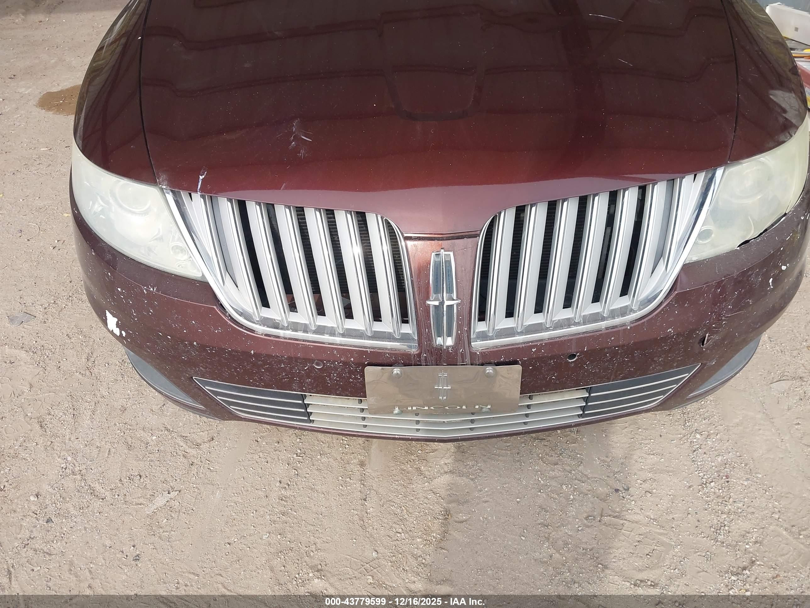 LINCOLN MKS image 6
