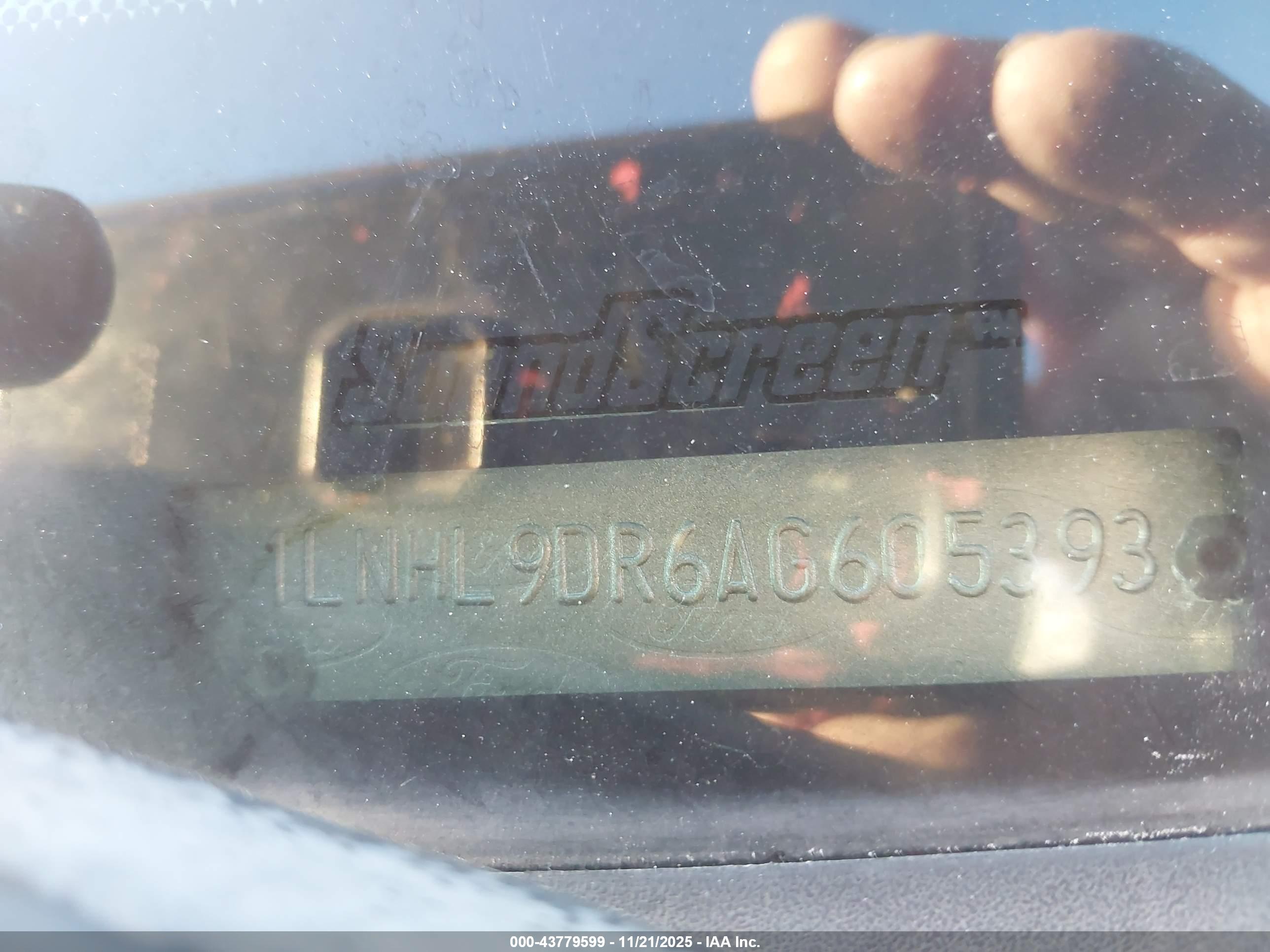 LINCOLN MKS image 9