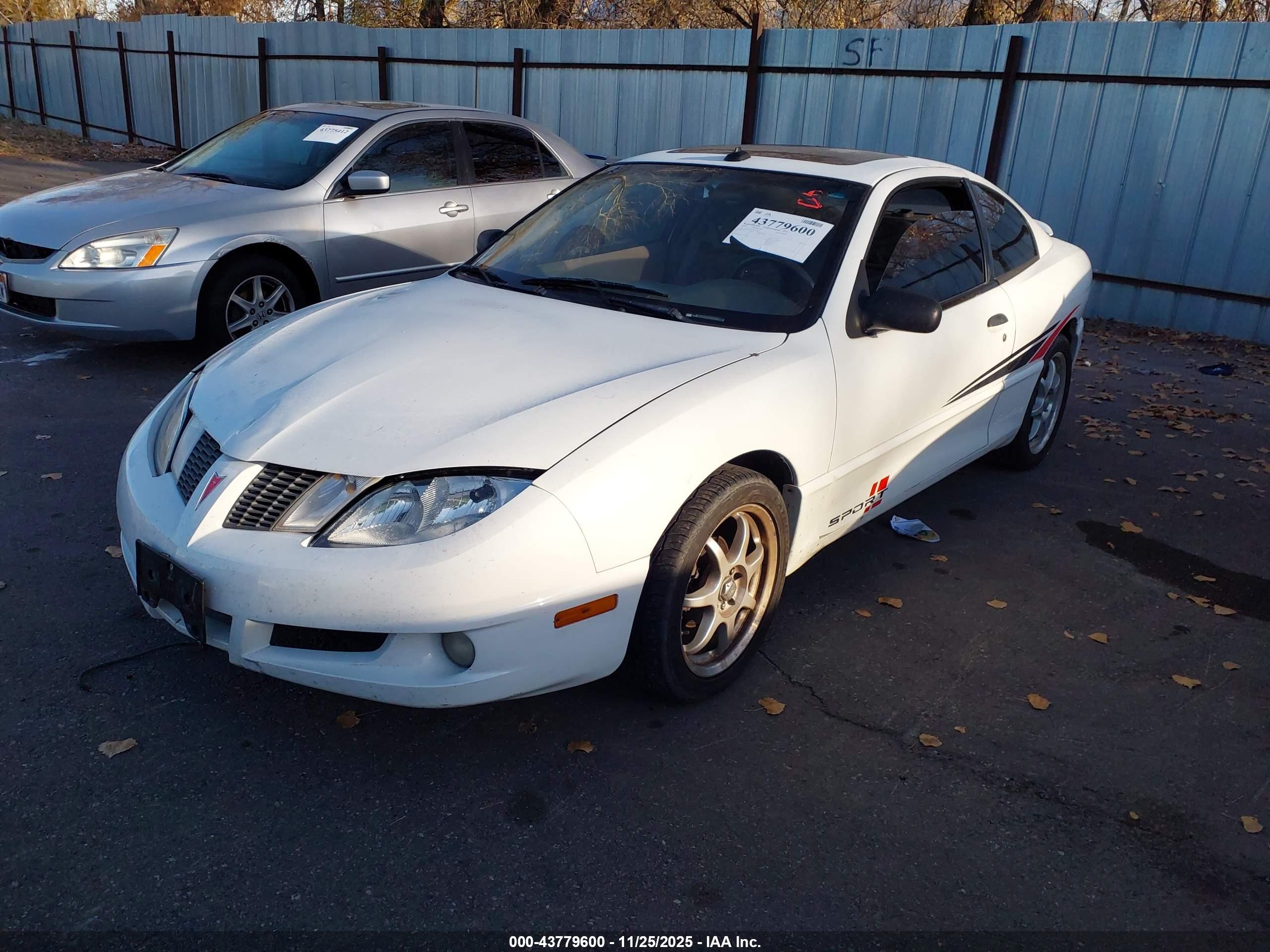 PONTIAC SUNFIRE image 2