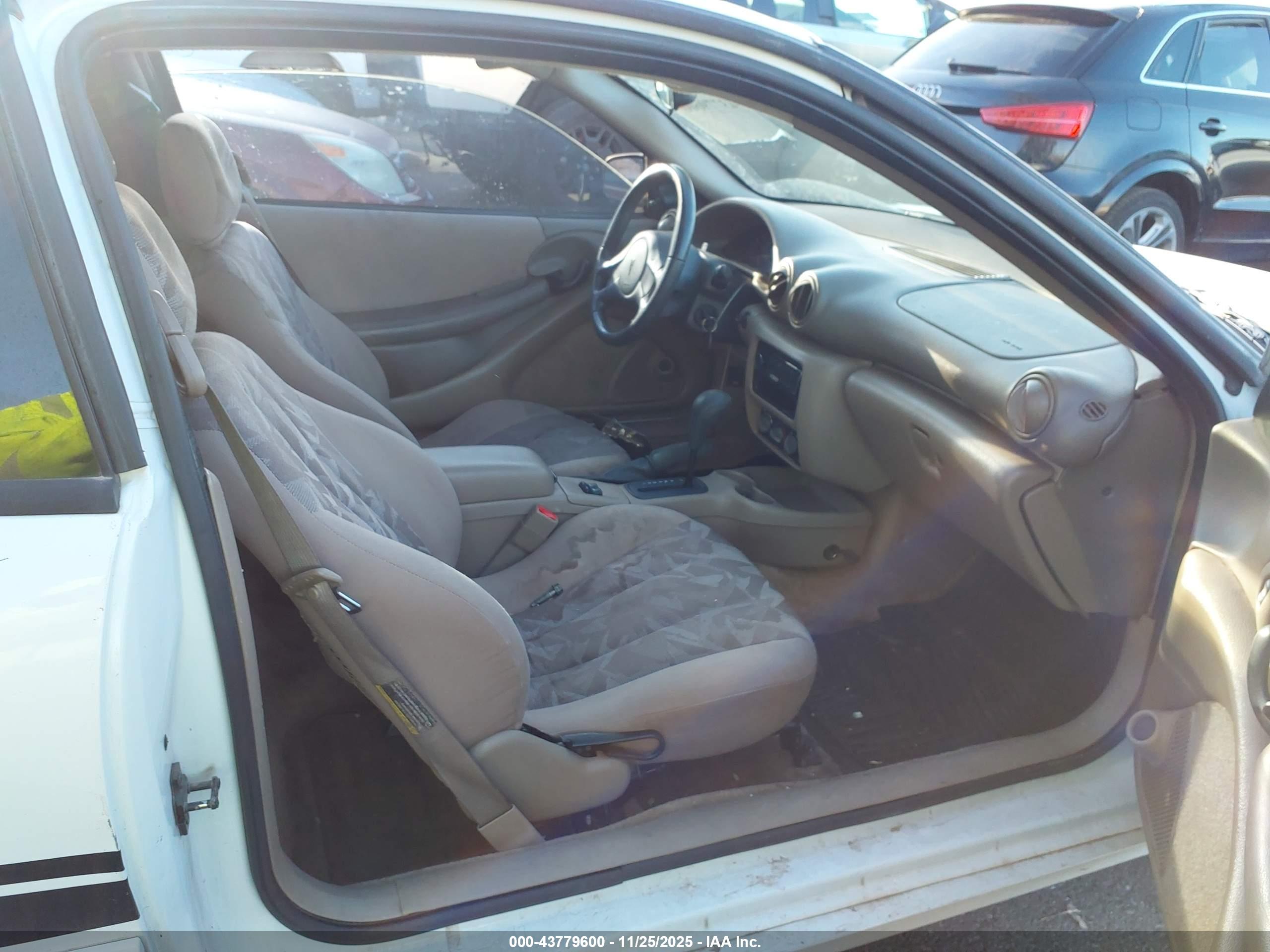 PONTIAC SUNFIRE image 5