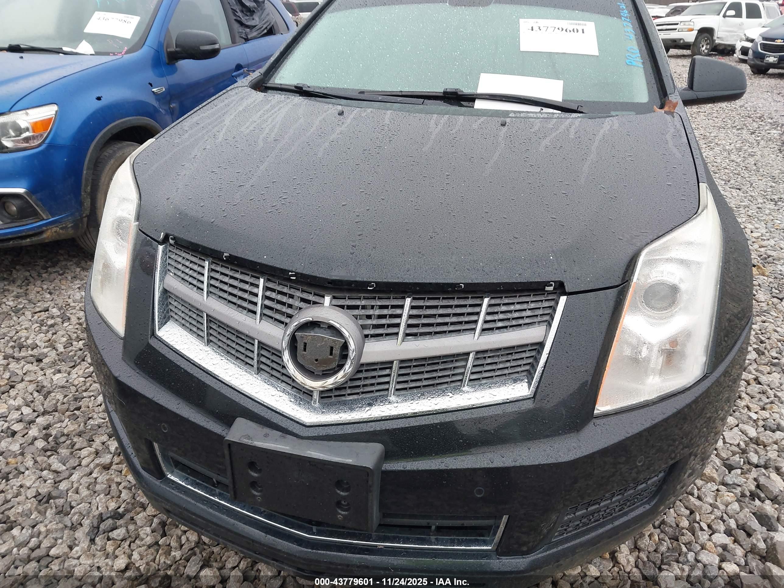 CADILLAC SRX image 6