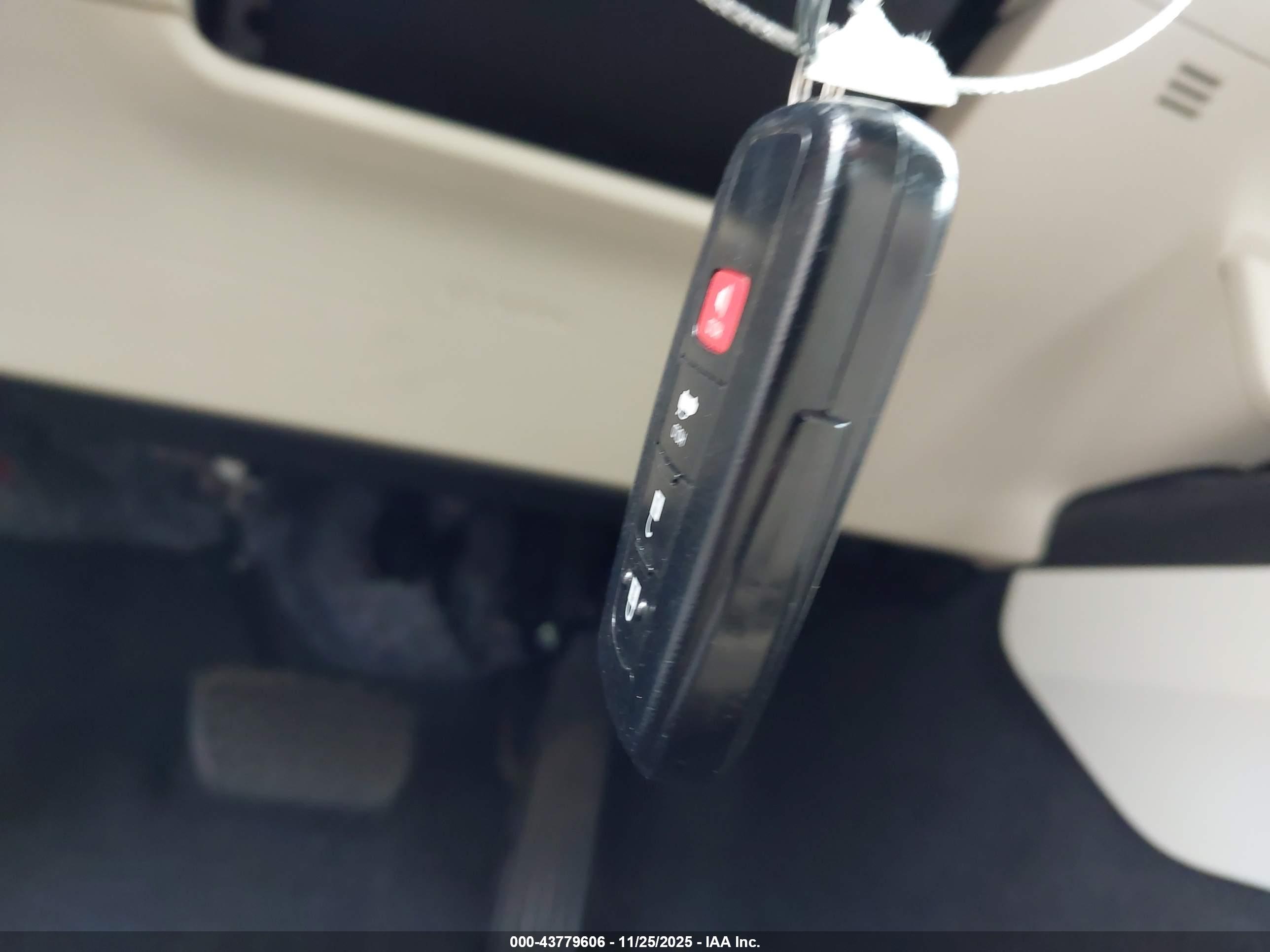 TOYOTA CAMRY image 11