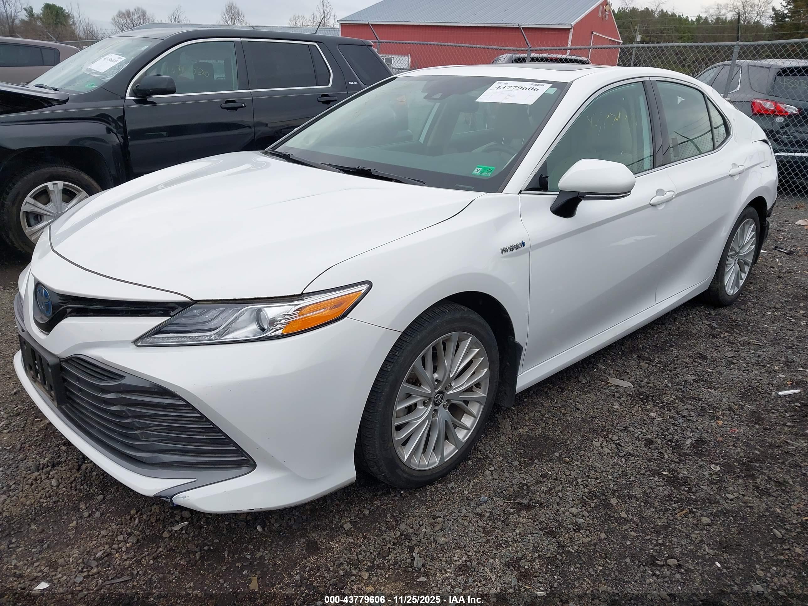 TOYOTA CAMRY image 2