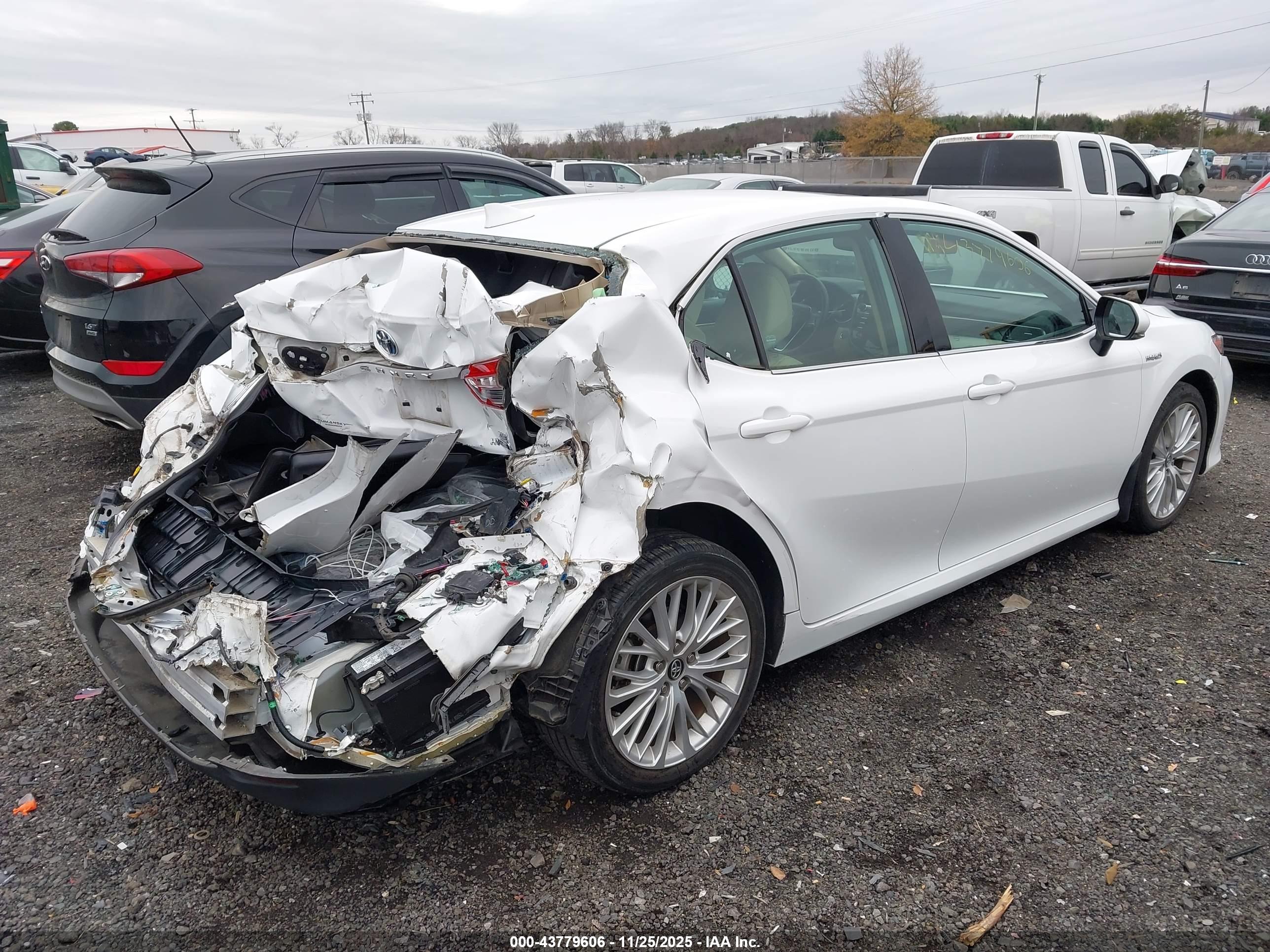 TOYOTA CAMRY image 4