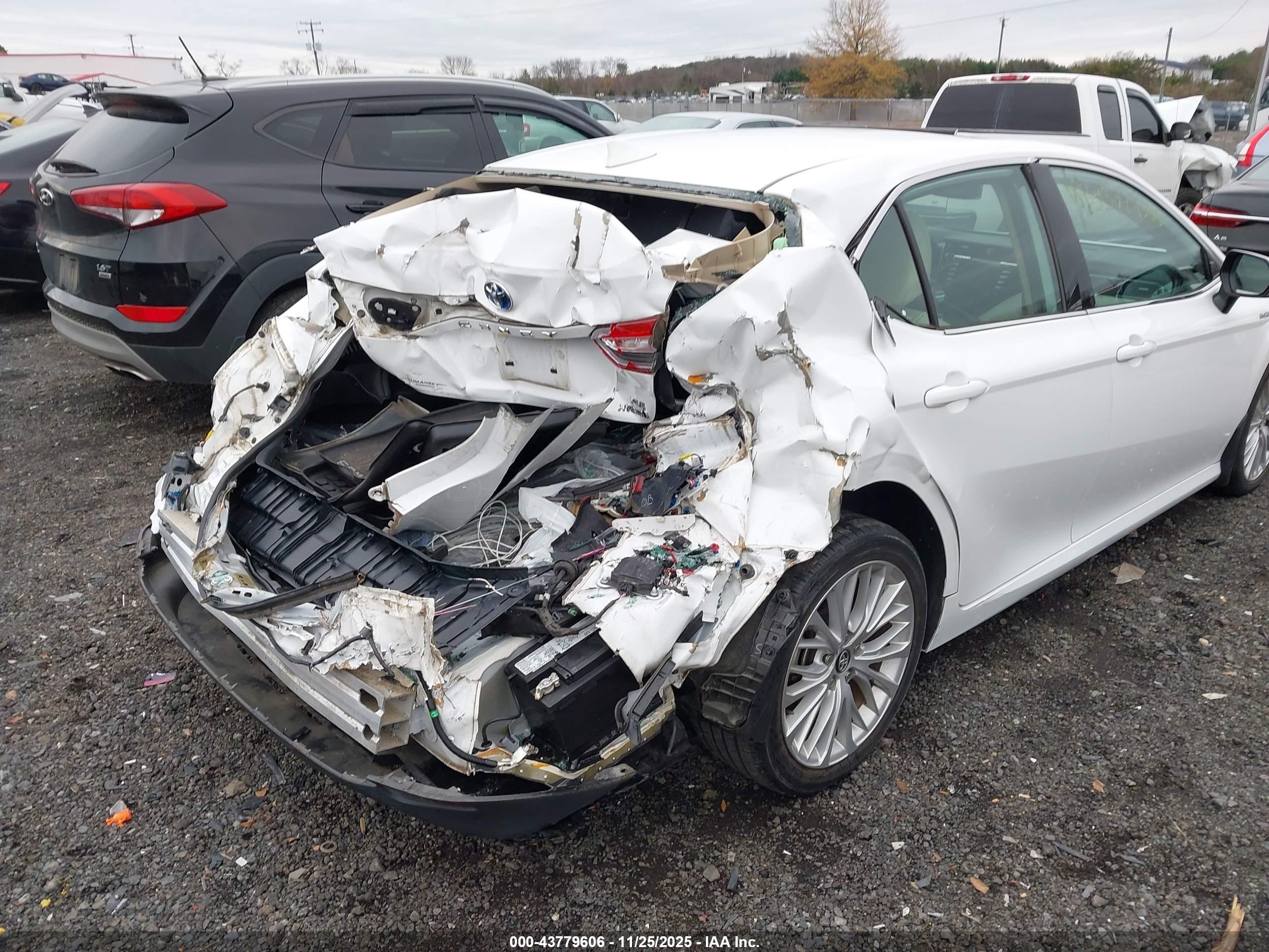 TOYOTA CAMRY image 6