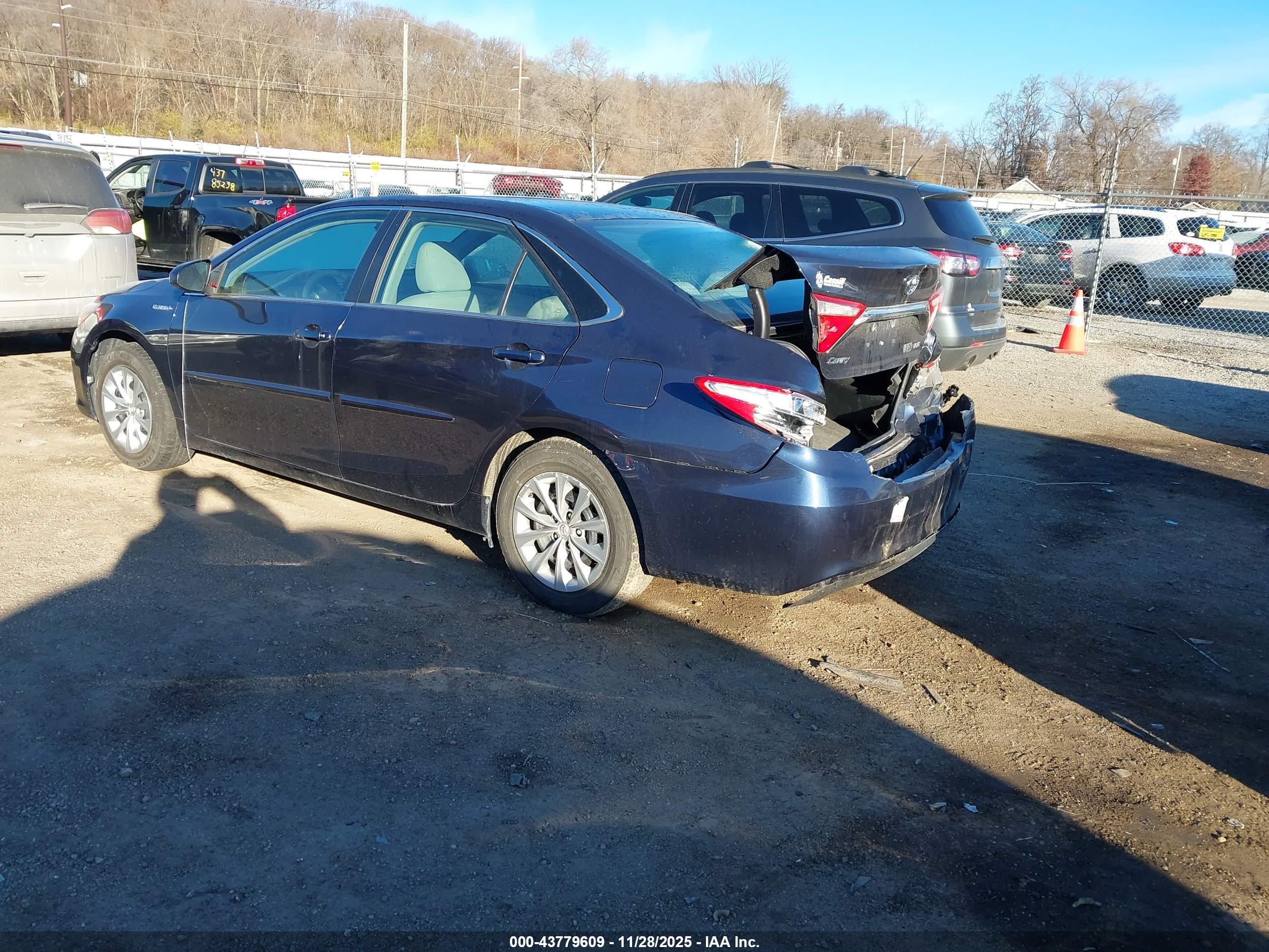 TOYOTA CAMRY image 3