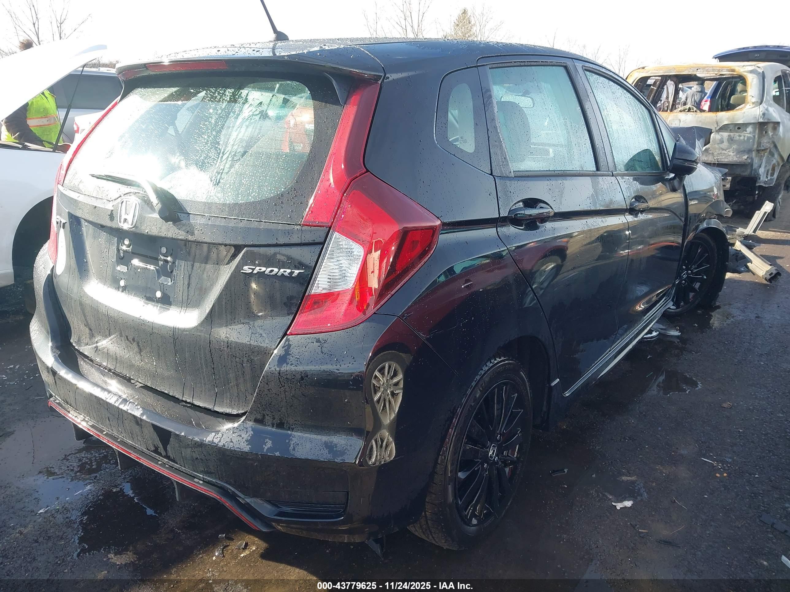 HONDA FIT image 4