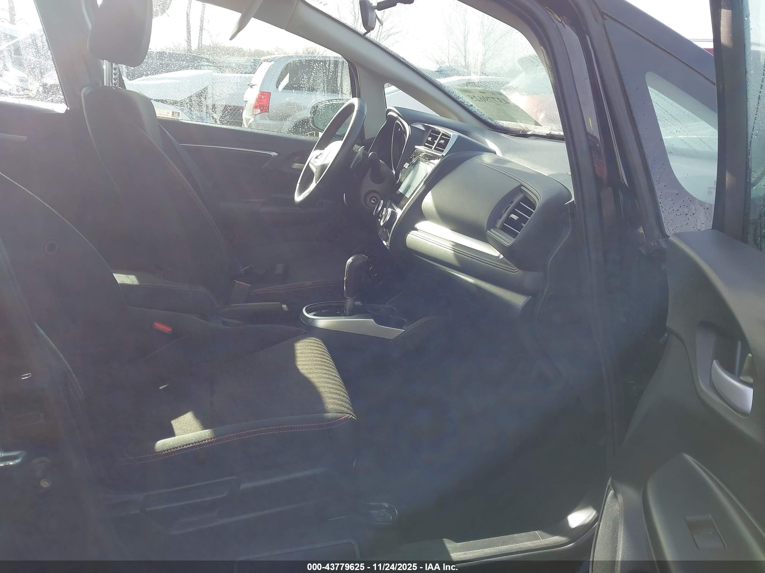 HONDA FIT image 5