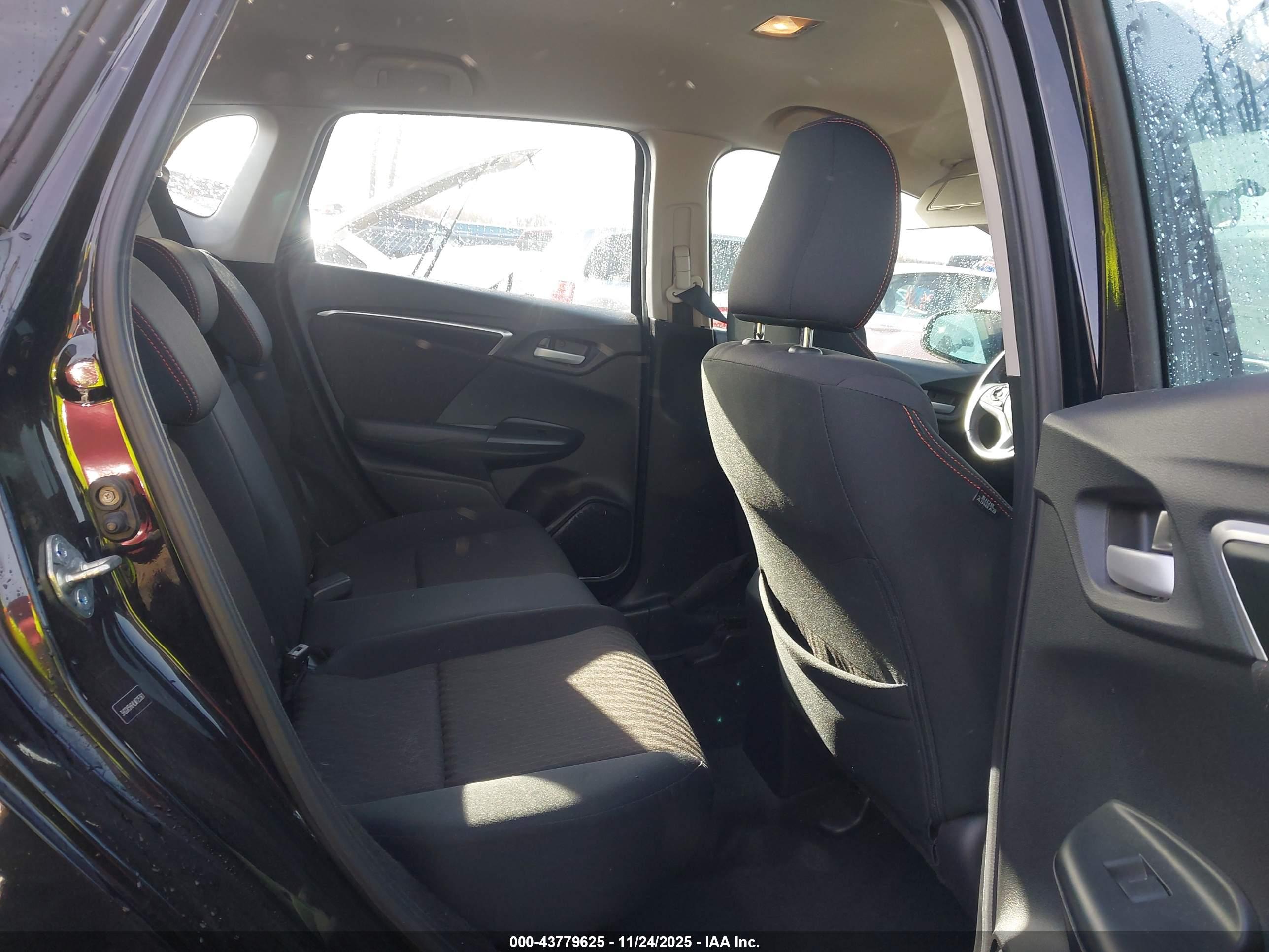 HONDA FIT image 8